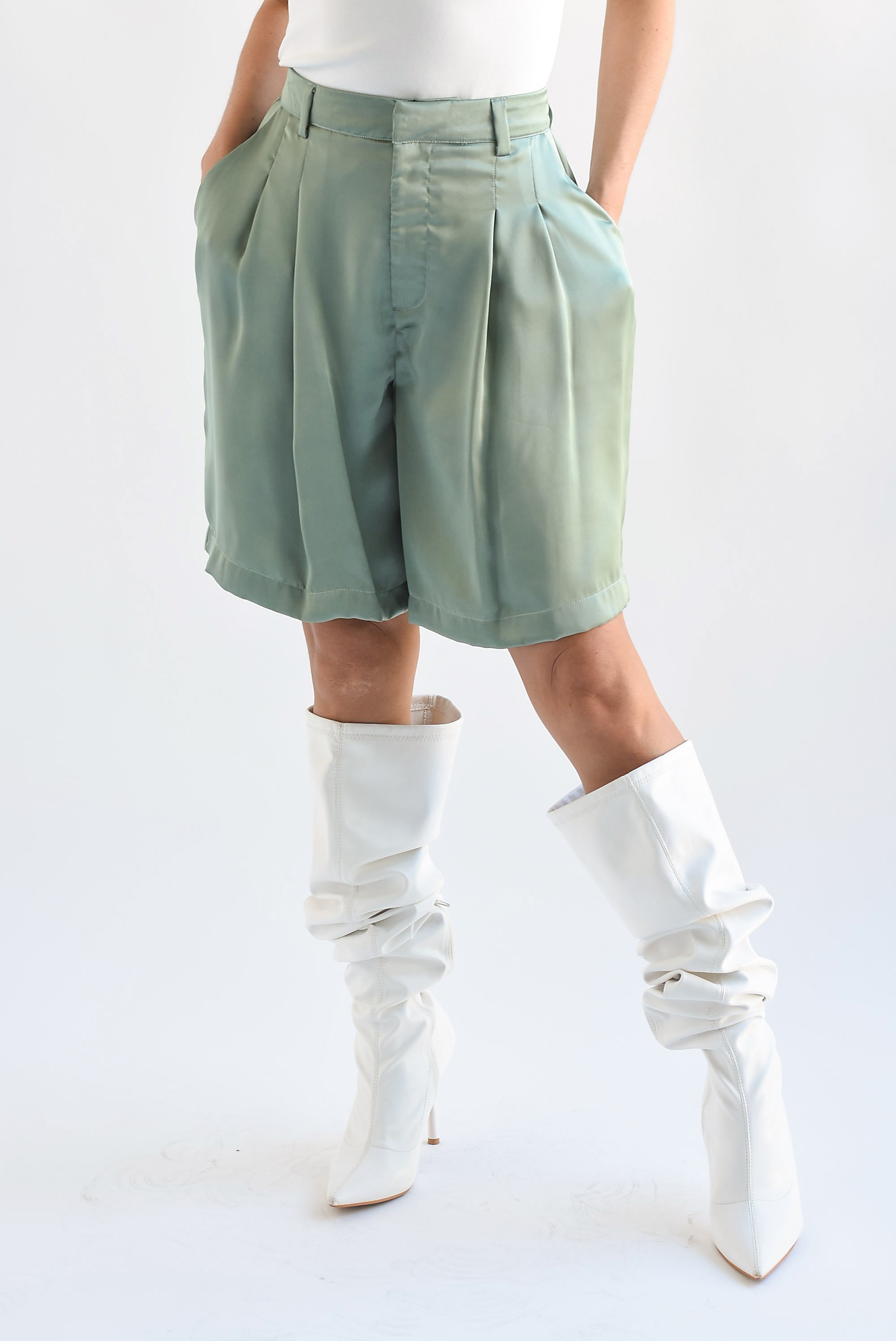 Short Bermuda larga satín Verde pistache