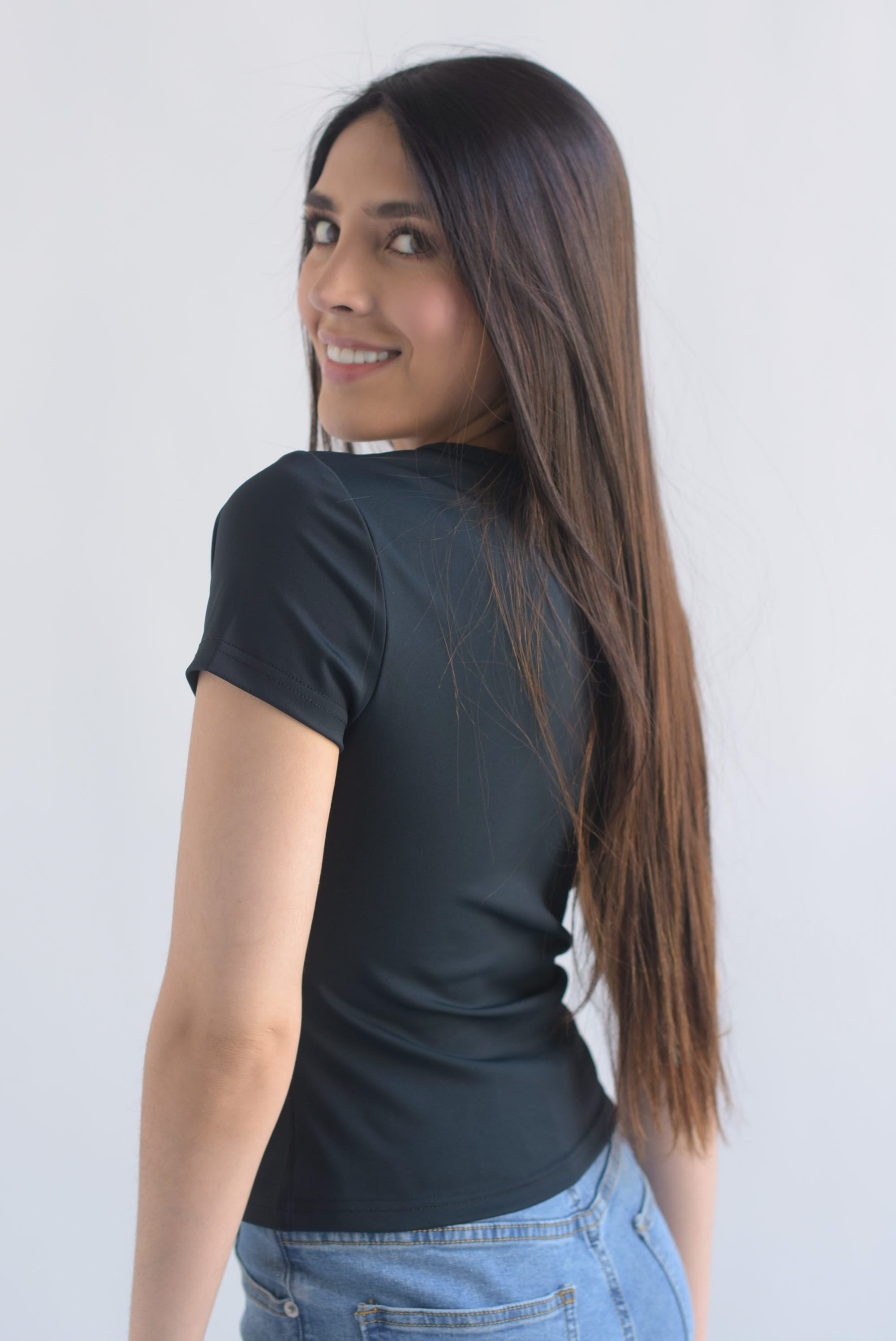 Top manga corta cuello V licra