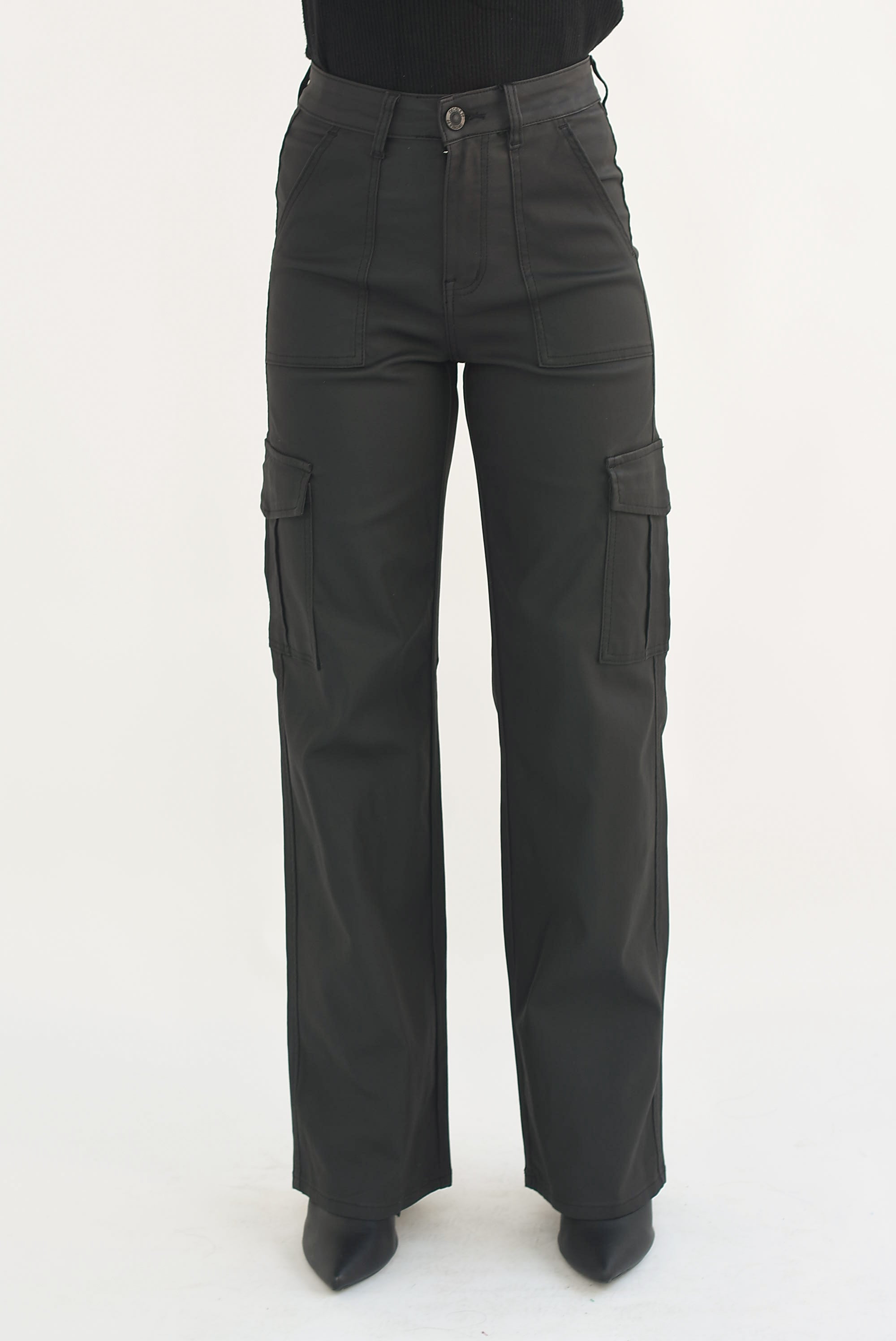 Pantalón cargo vinipiel Mate Negro