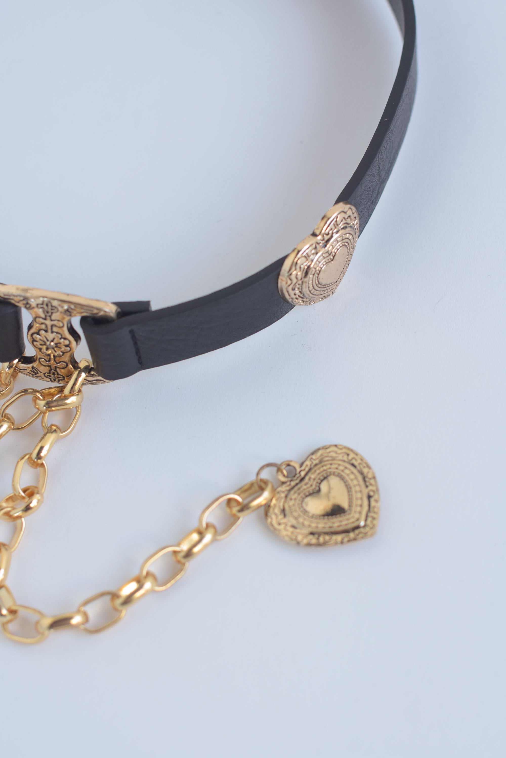 Cinturón vinipiel corazones y cadena