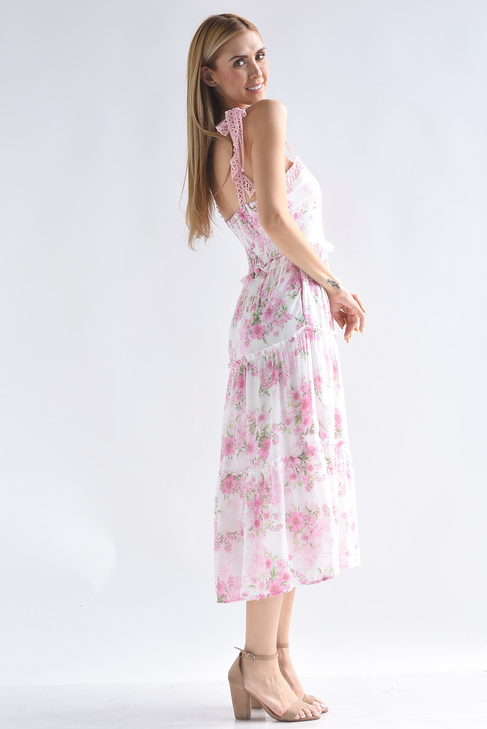 Vestido tirante encaje flores