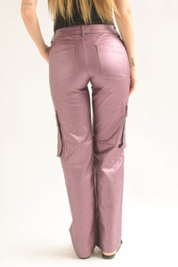 Fashion Styled Pantalón vinipiel cargo metalizado Morado