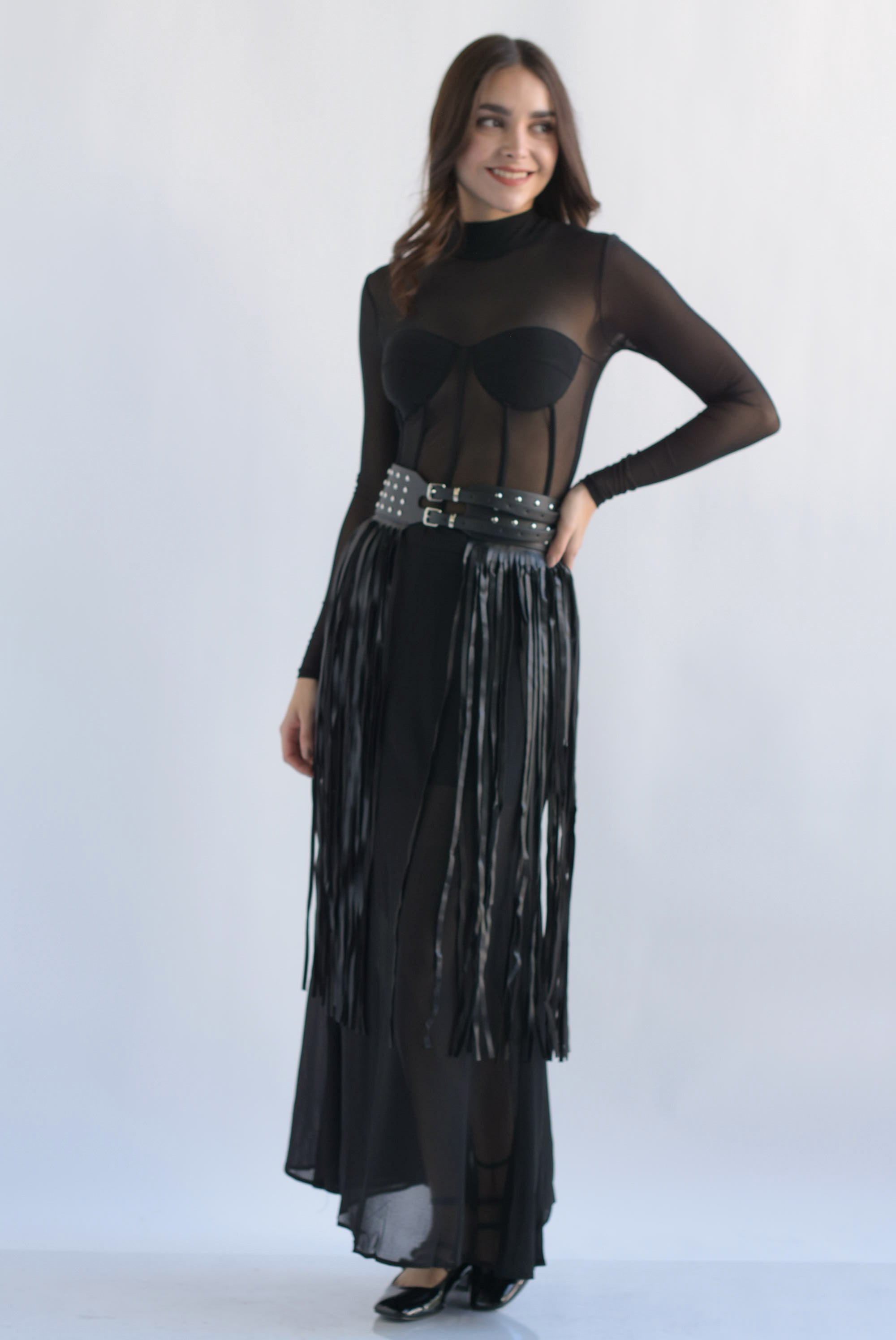 Cinturón flecos y tachas plata Negro