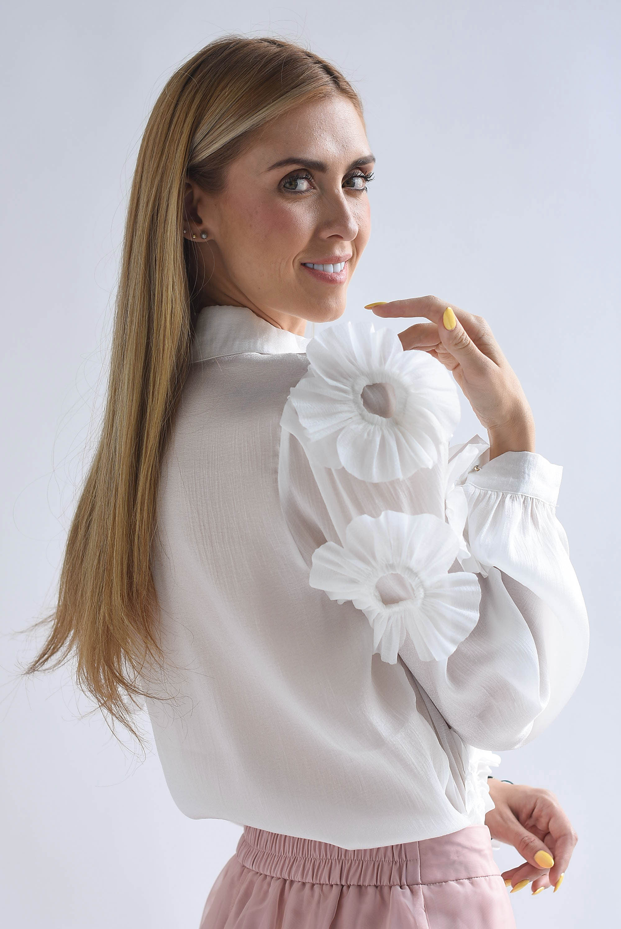 Camisa organza flores 3D