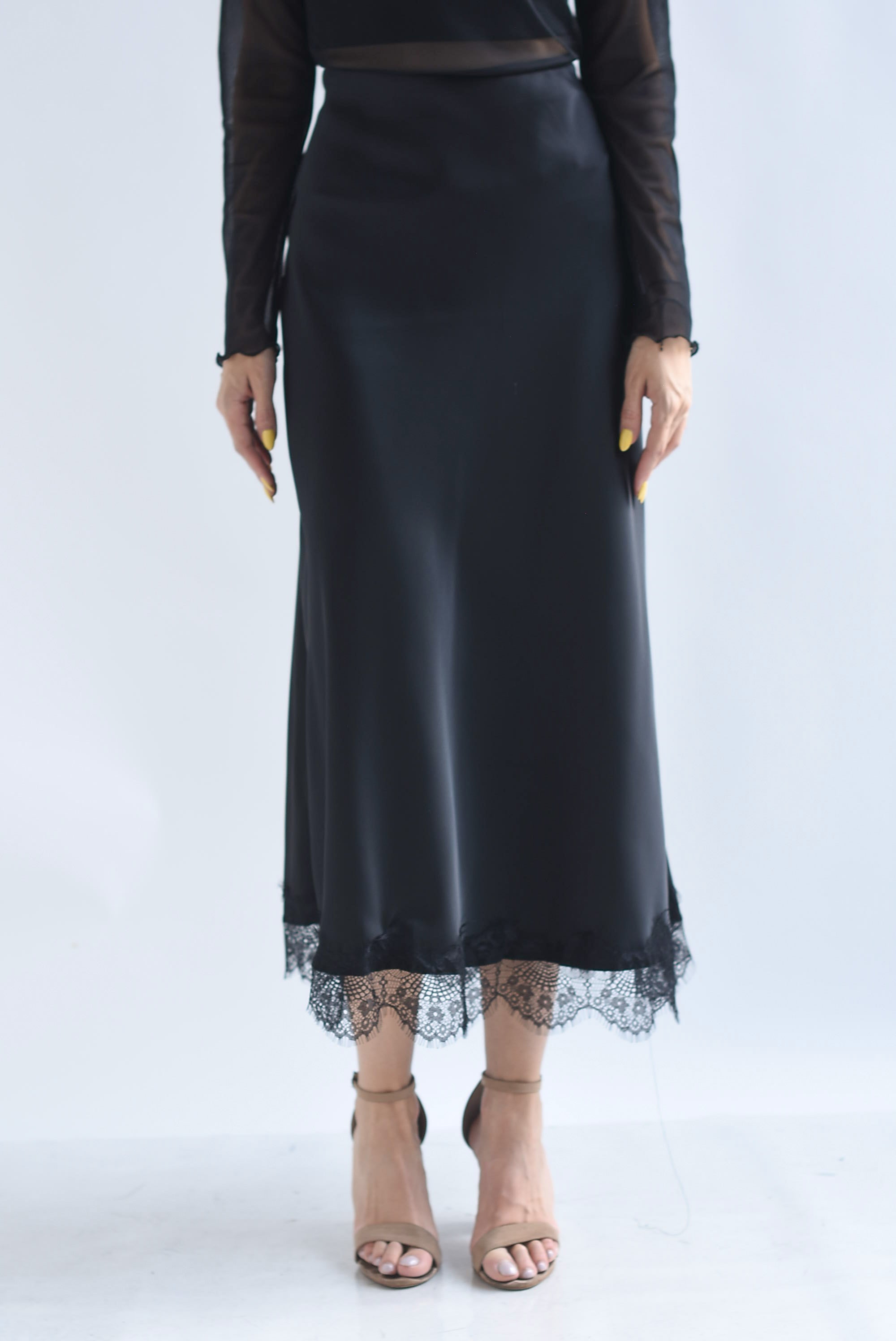 Falda midi lencera encaje