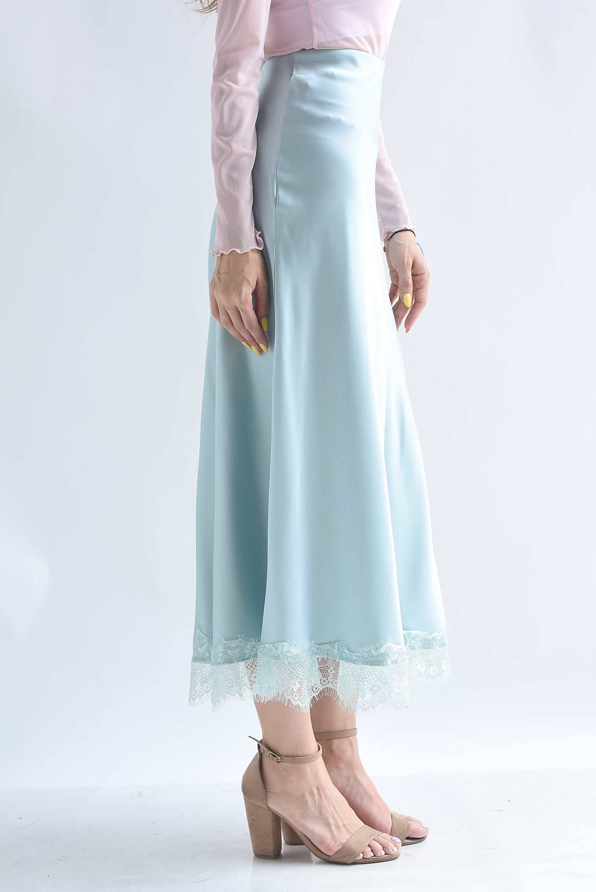 Falda midi lencera encaje