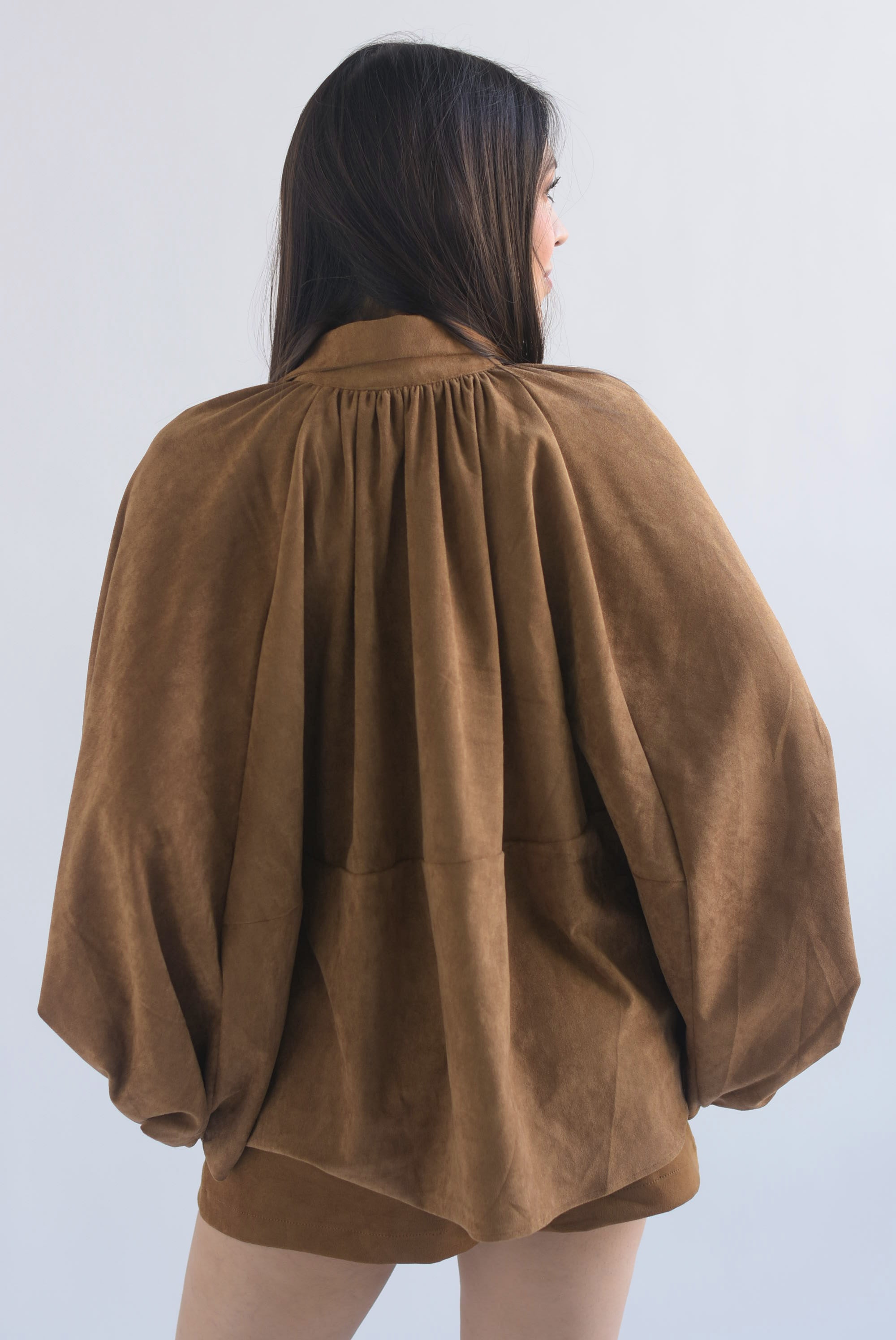 Chamarra globo suede manga vampiro