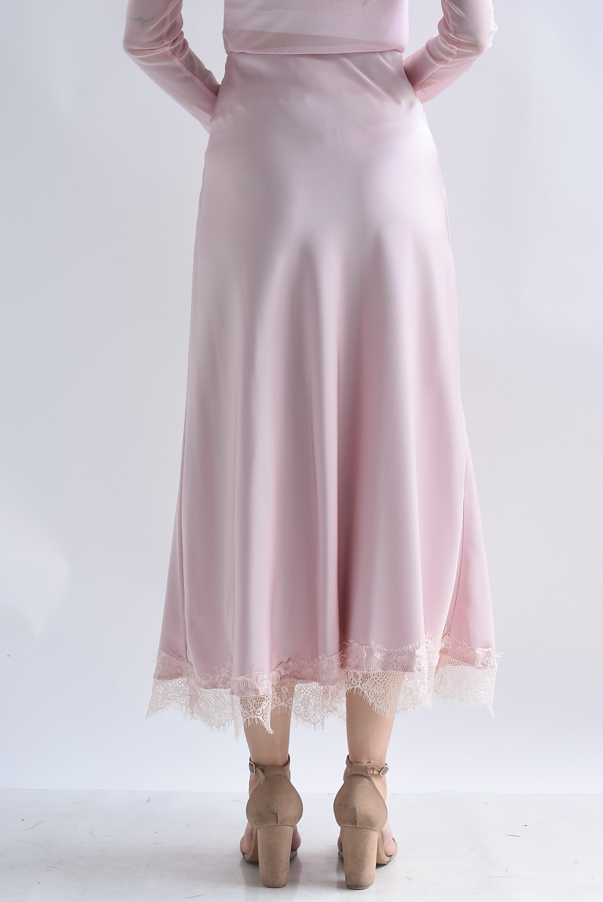 Falda midi lencera encaje