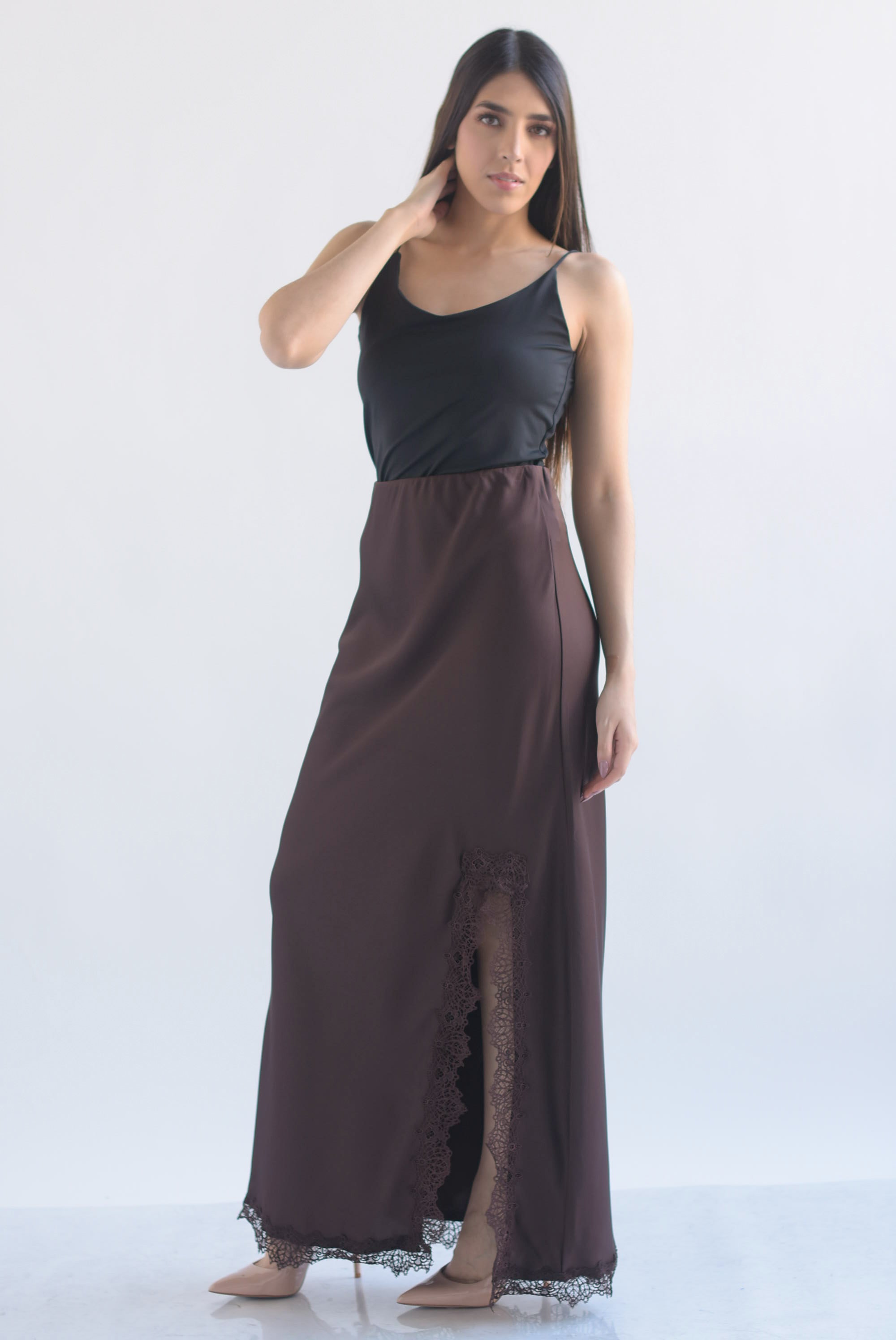 Falda lencera abertura encaje