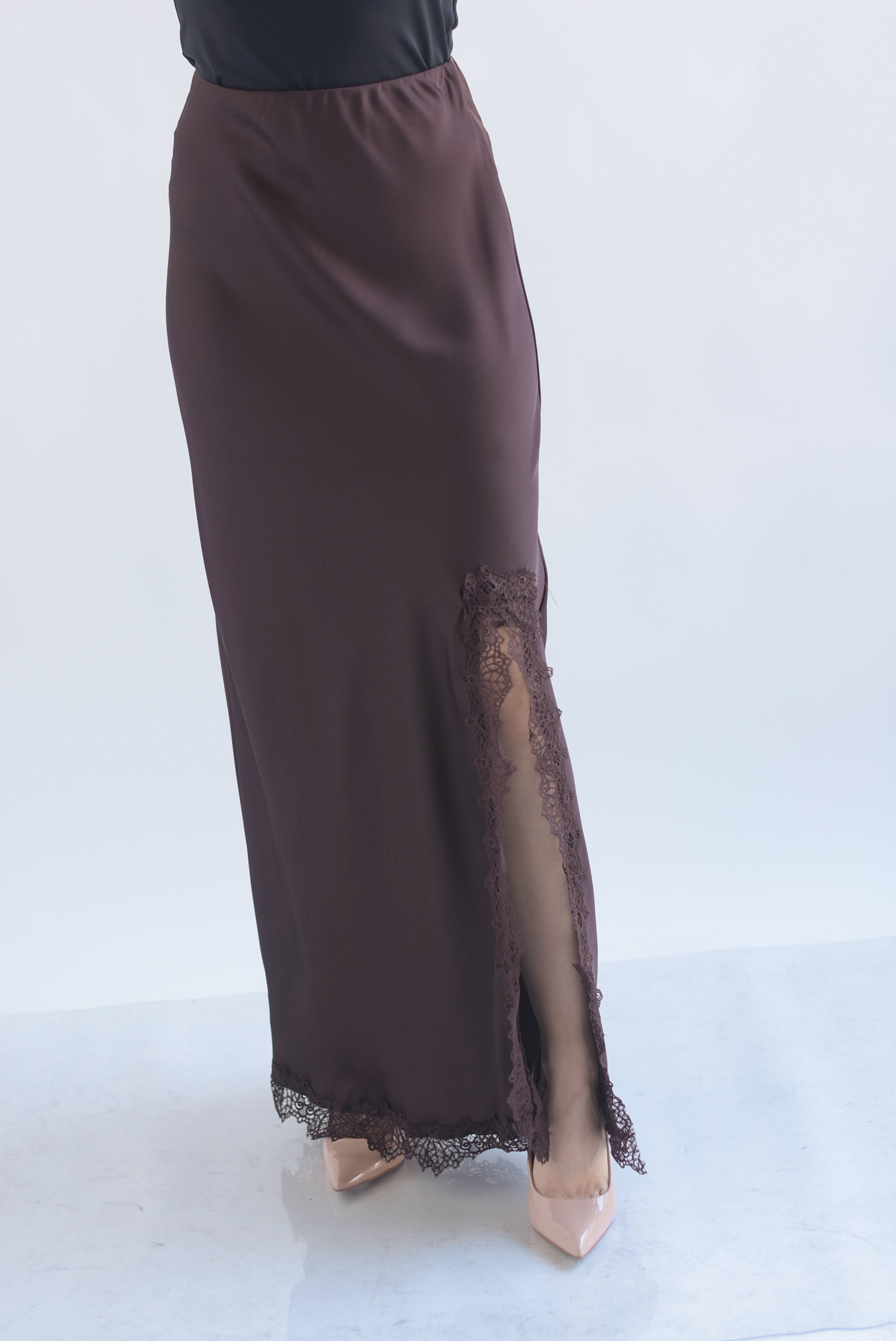 Falda lencera abertura encaje