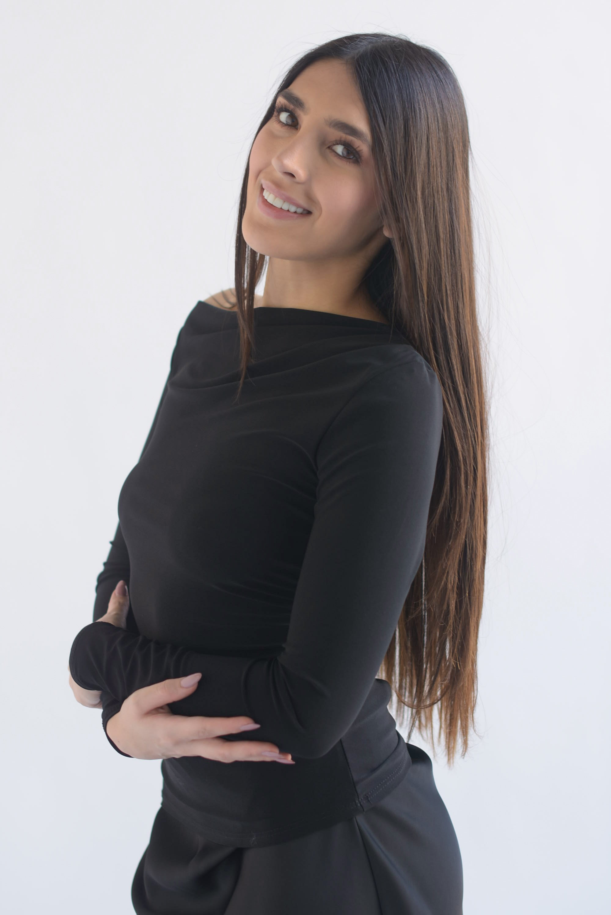 Blusa cuello ojal hombro descubierto