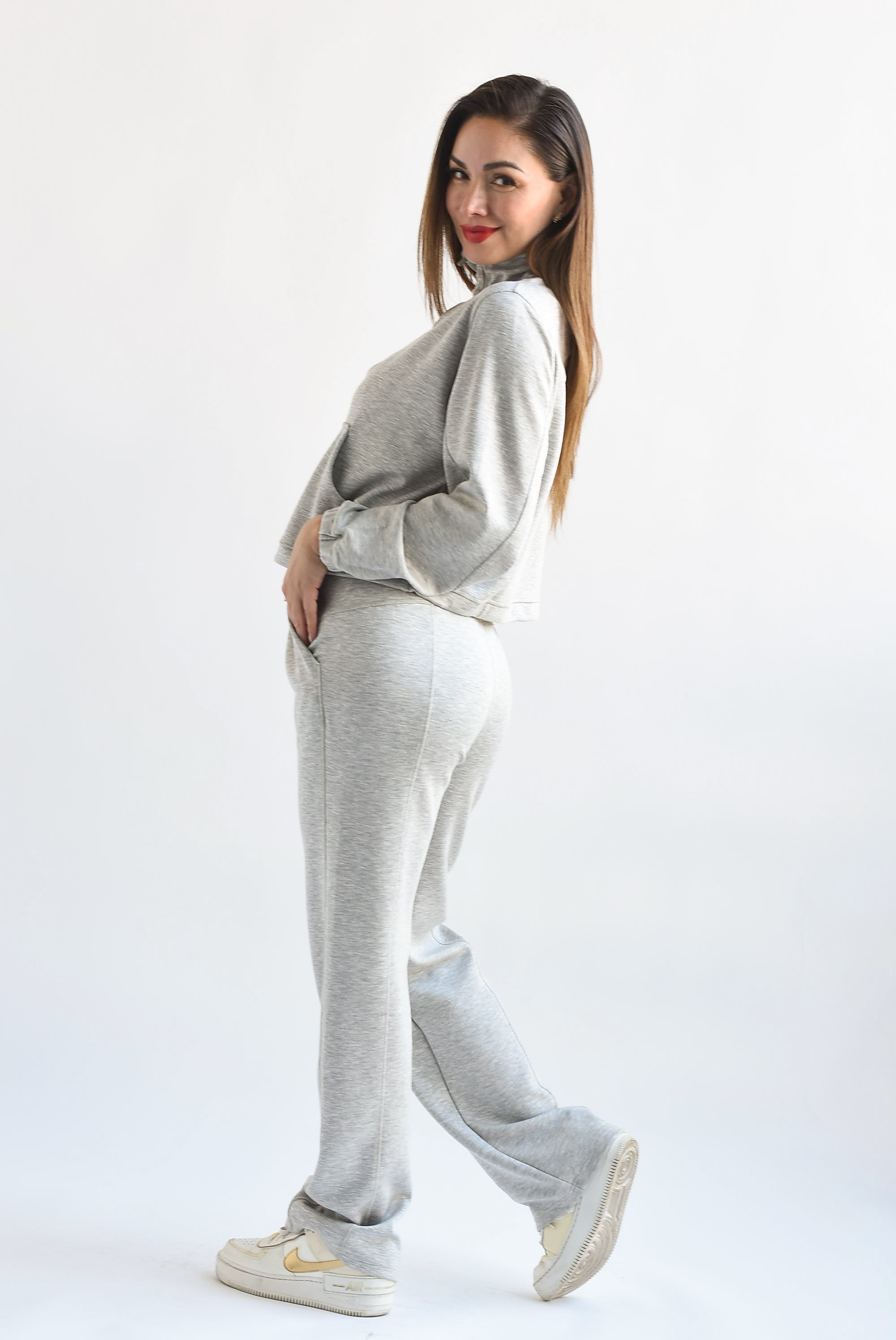 Set Pantalón y Sudadera cierre Gris