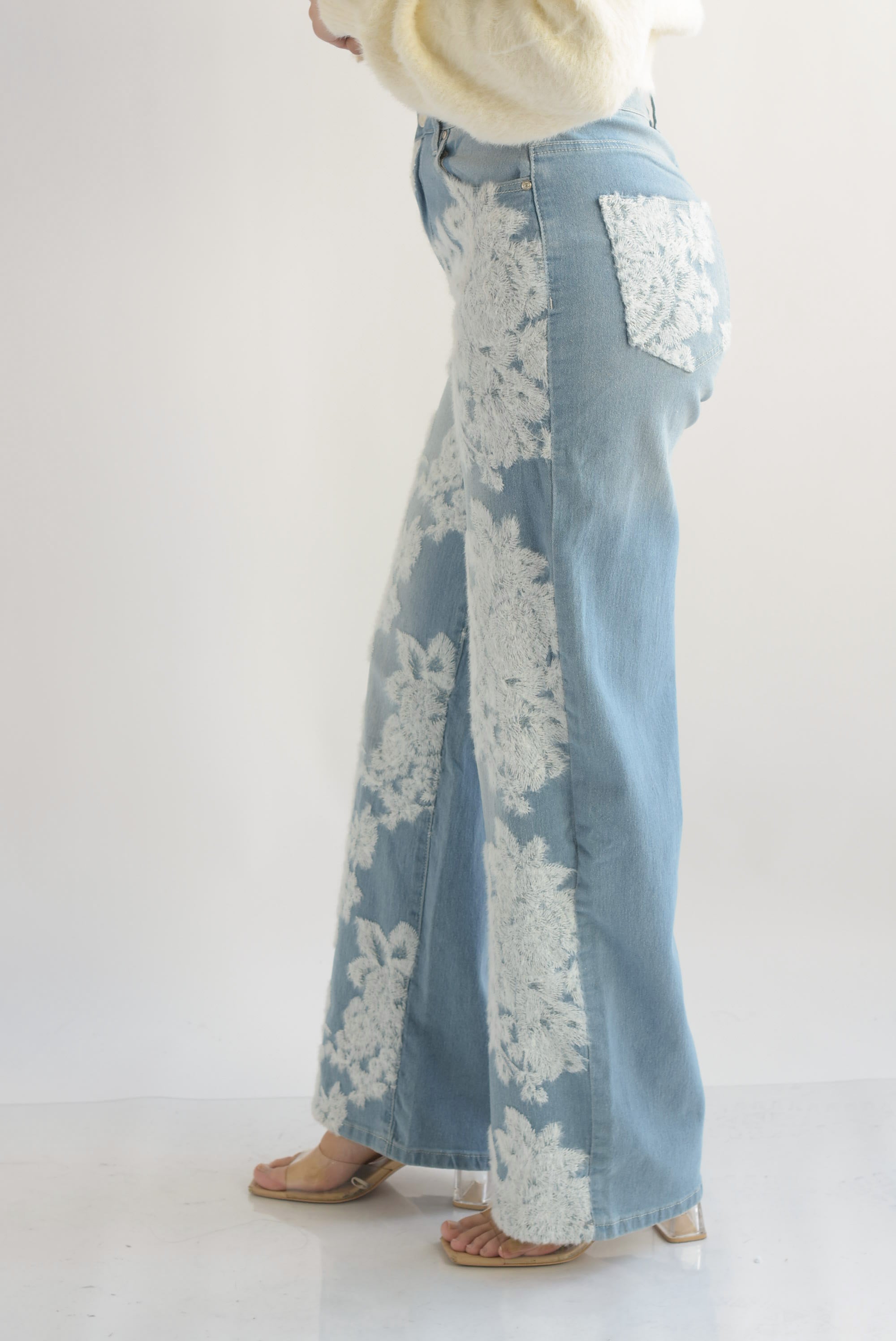 Jeans bordado diente de león Denim Light