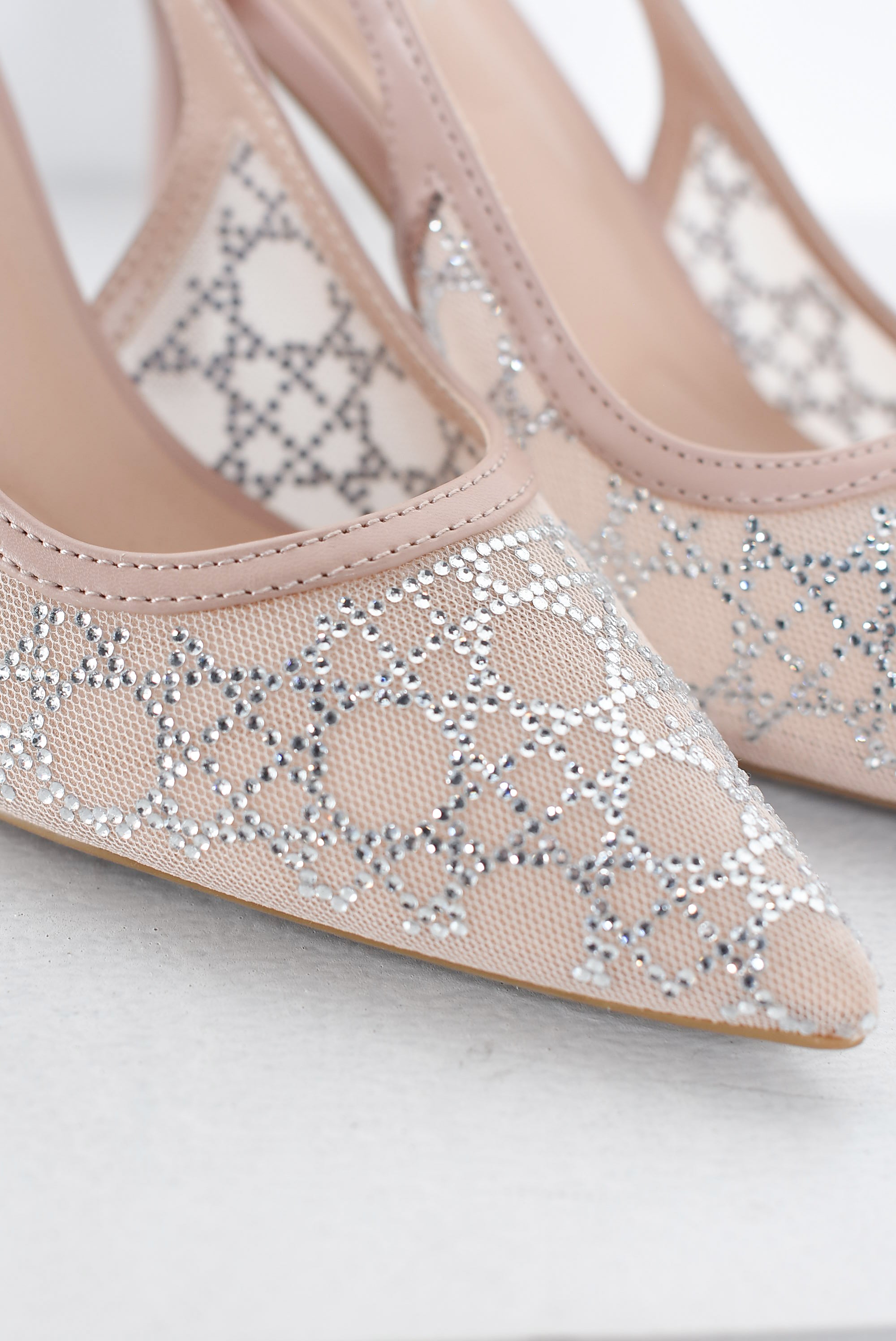 Zapatilla mesh y brillos