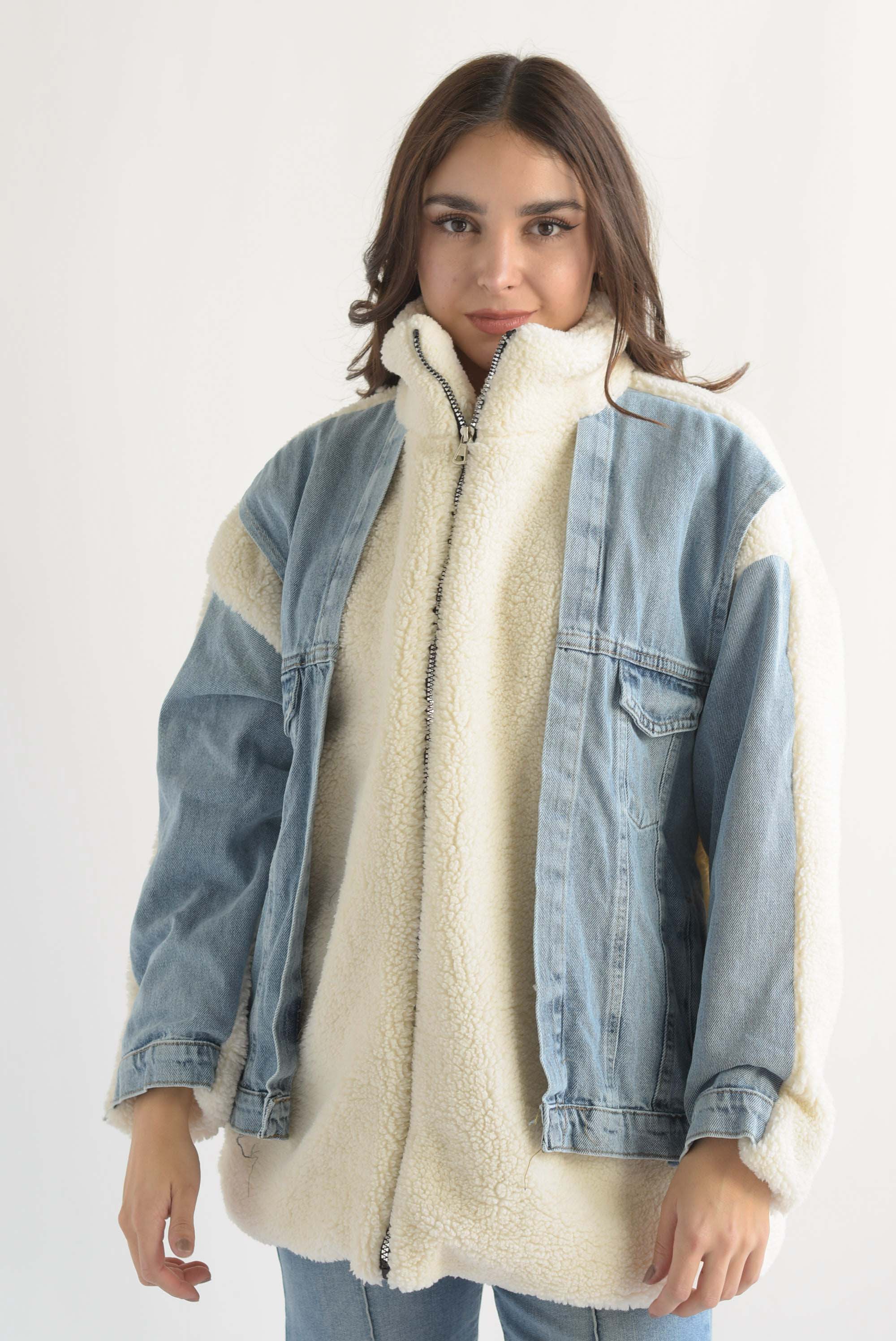 Chamarra borrega chaleco y mangas Denim