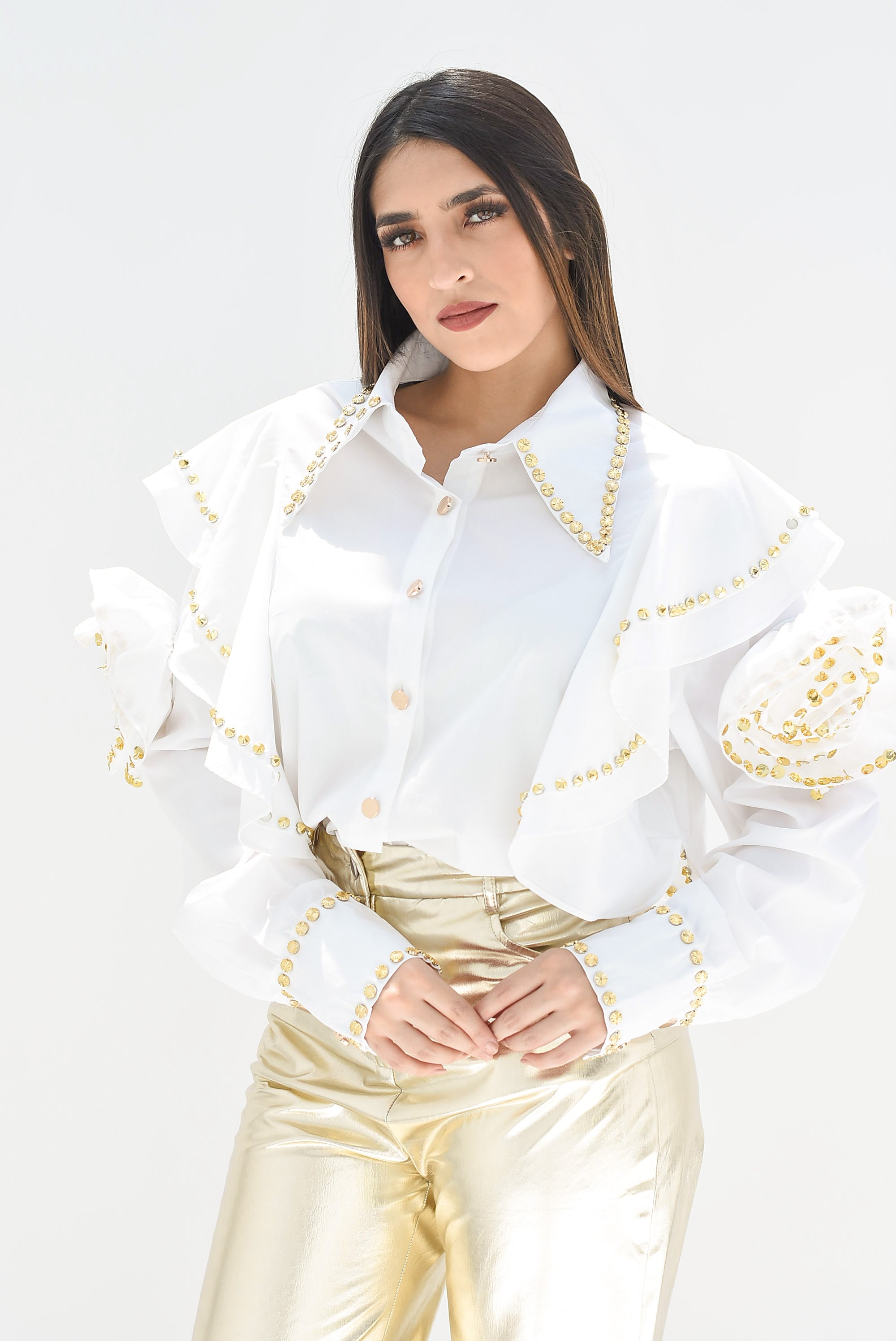 Camisa Flores 3D y estoperoles Blanca