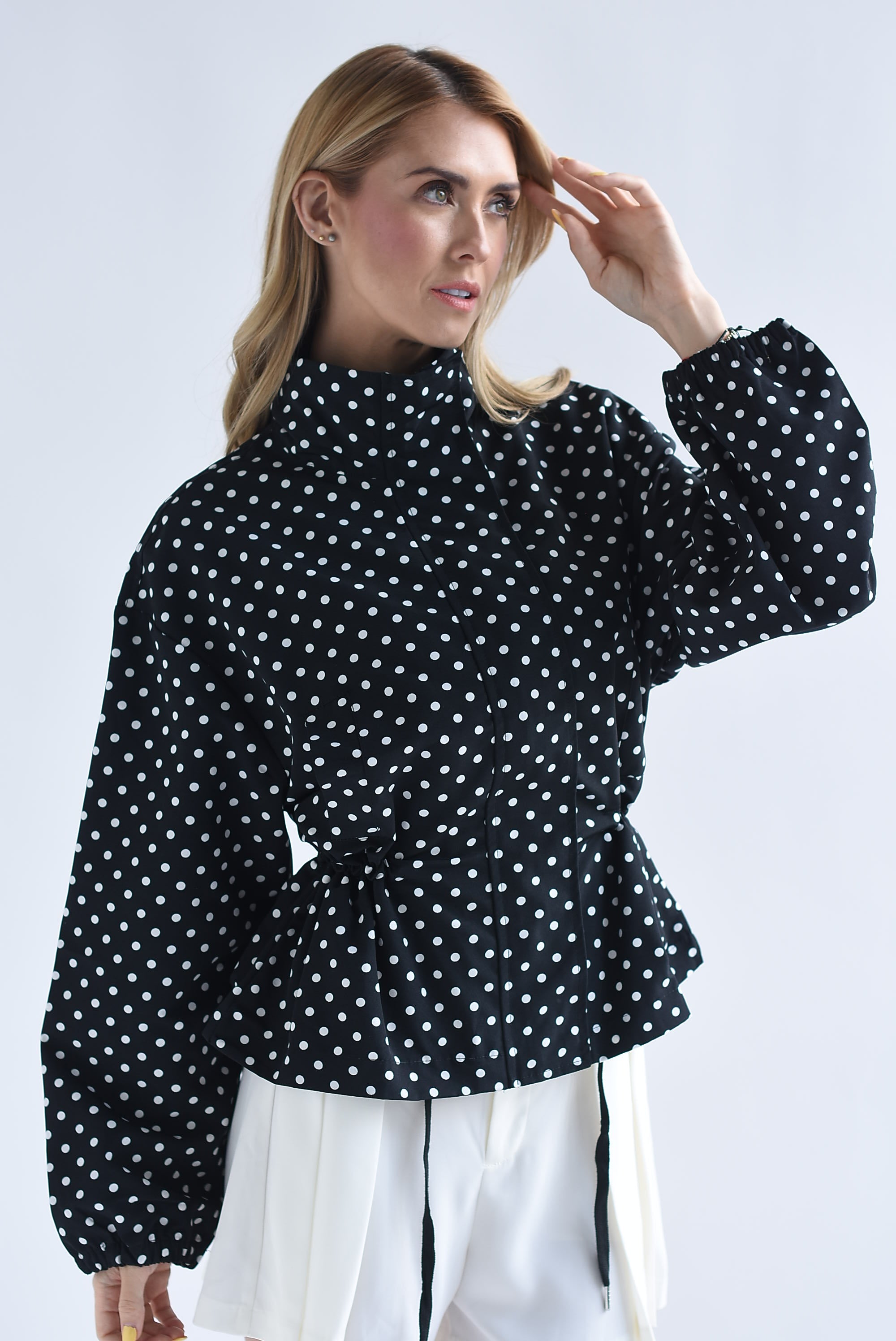 Chamarra jareta peplum polka dots