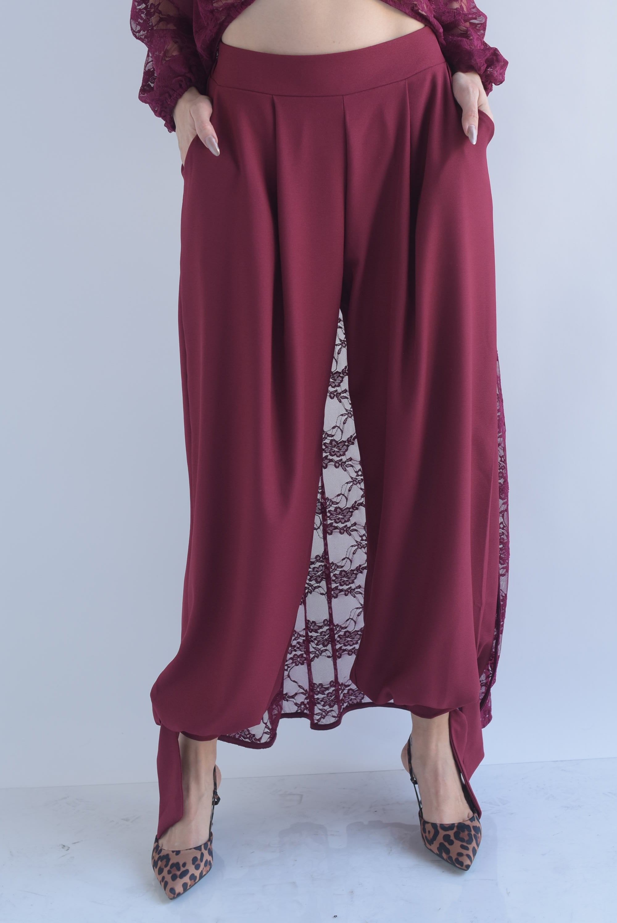 Pantalón globo tobillos anchos cinta