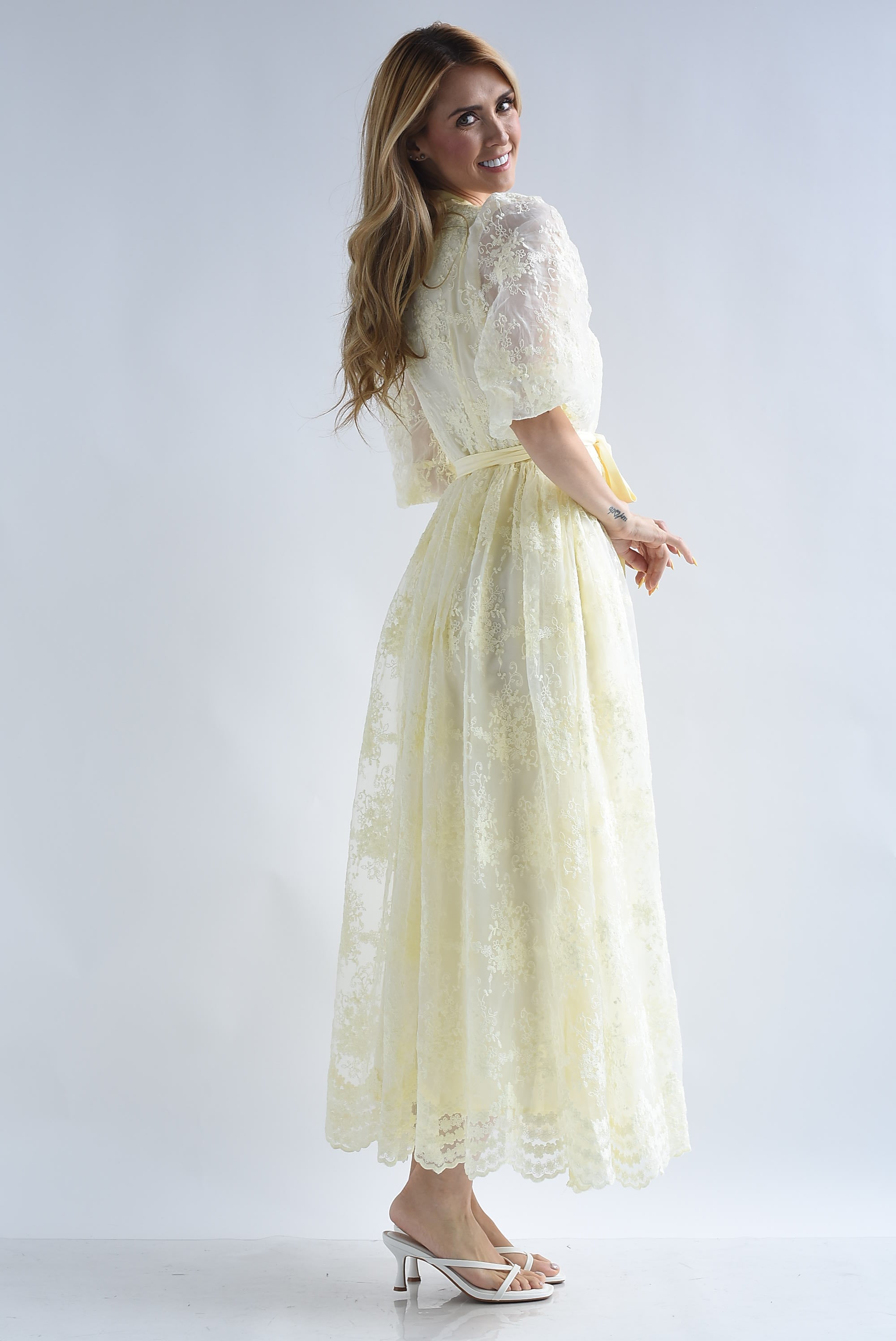 Vestido gasa manga globo flores bordadas