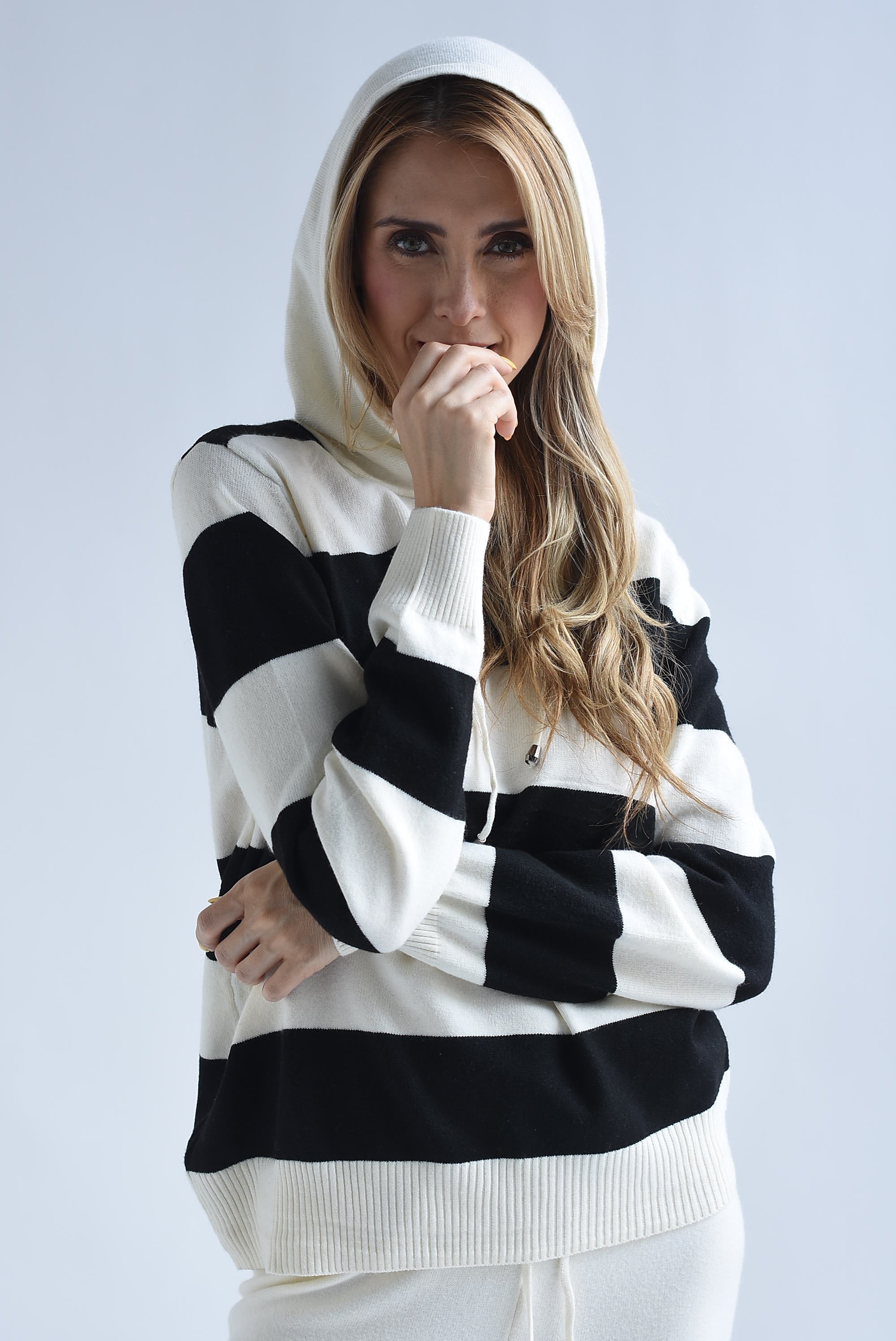 Set Pantalón y Sweater hoodie rayas