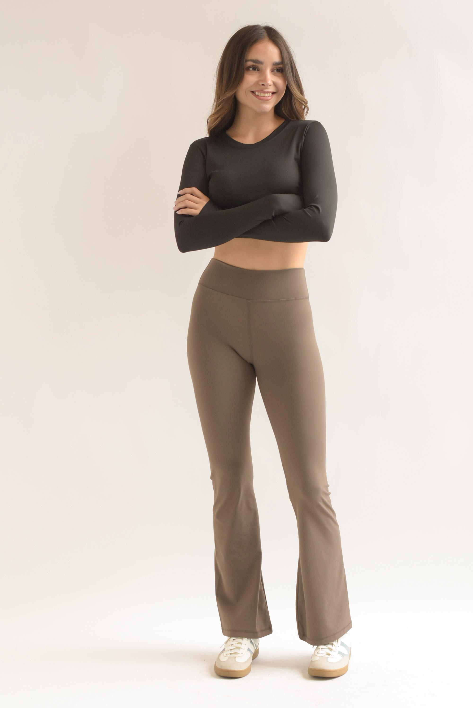 Pantalón flare deportivo Café