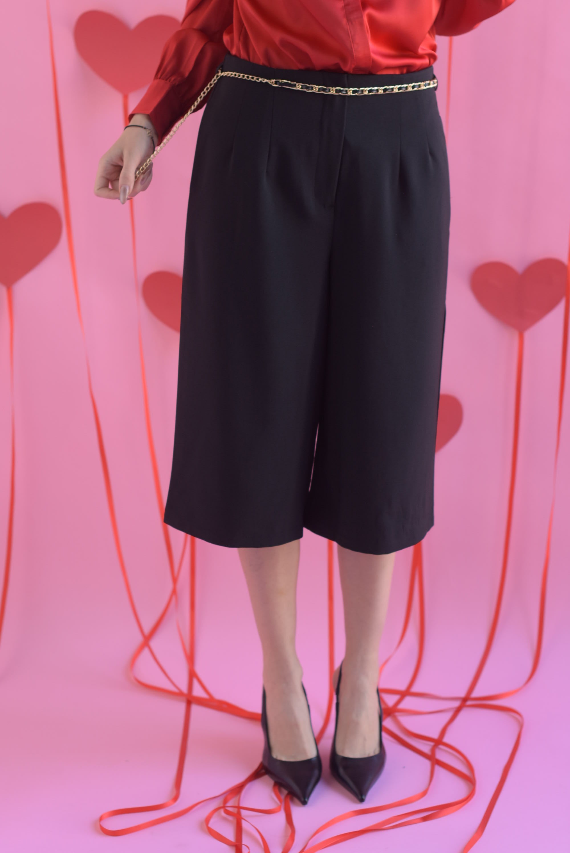 Bermuda de vestir cinturón cadena