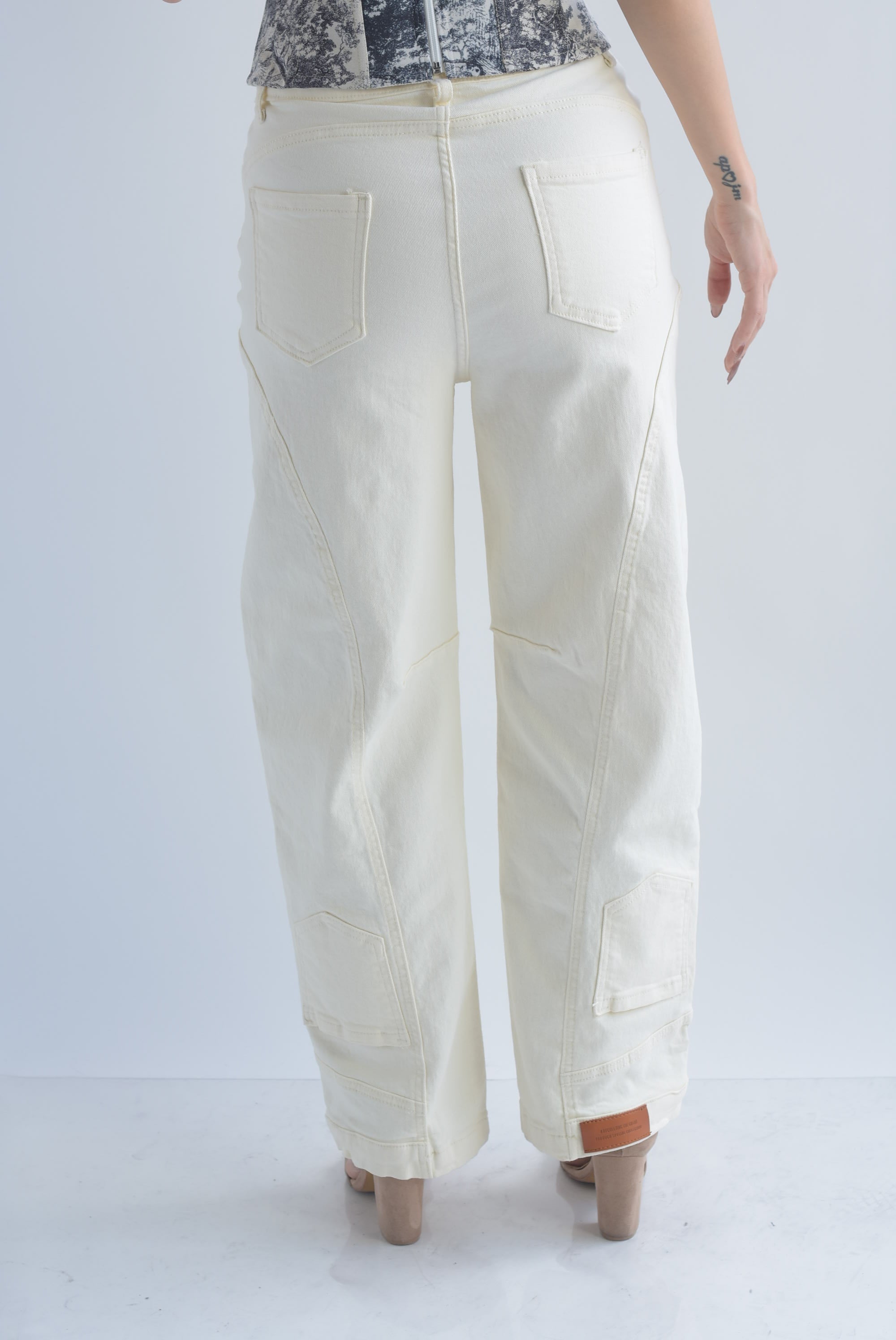 Jeans Barrel invertidos