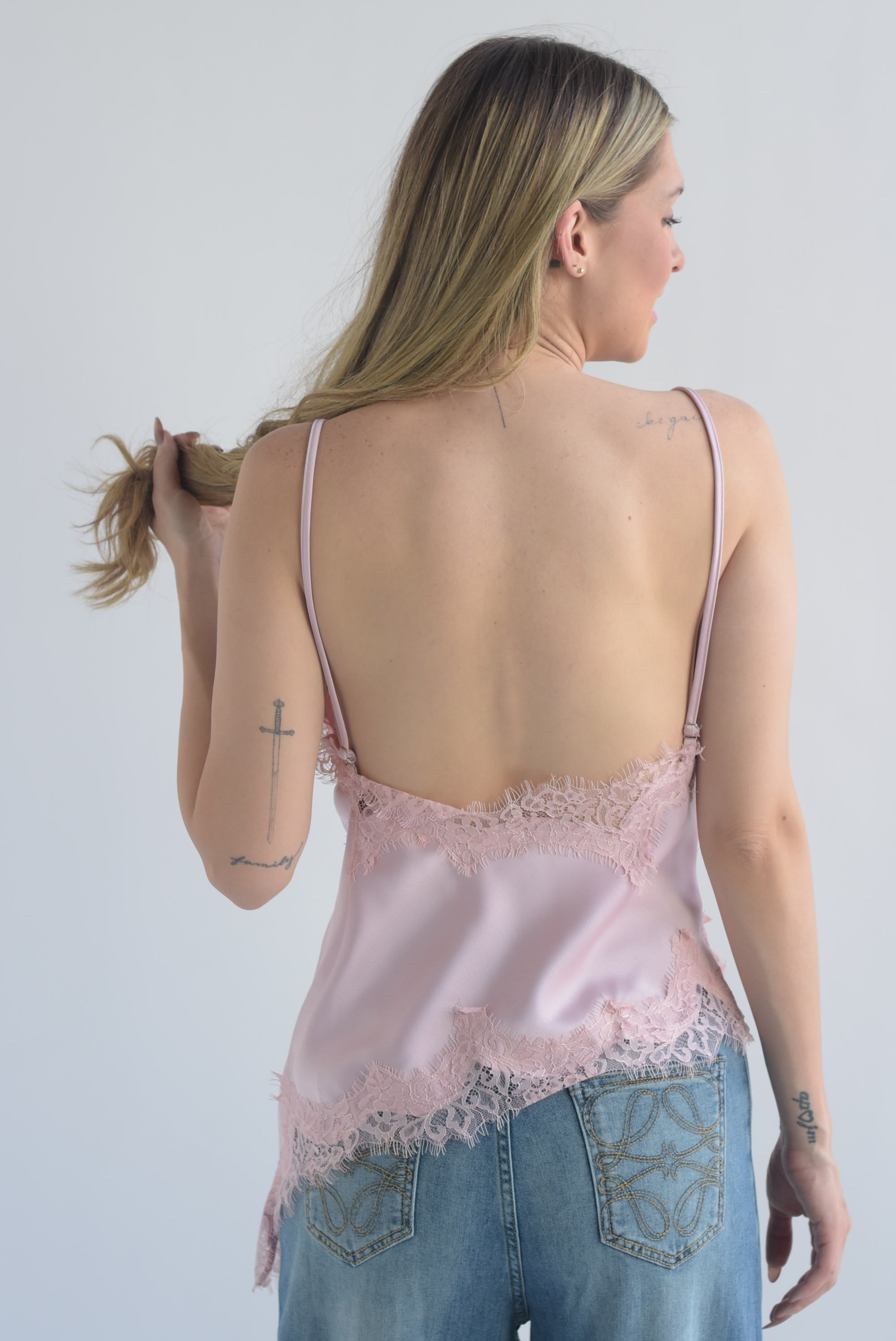 Top lencero asimétrico encaje cruzado