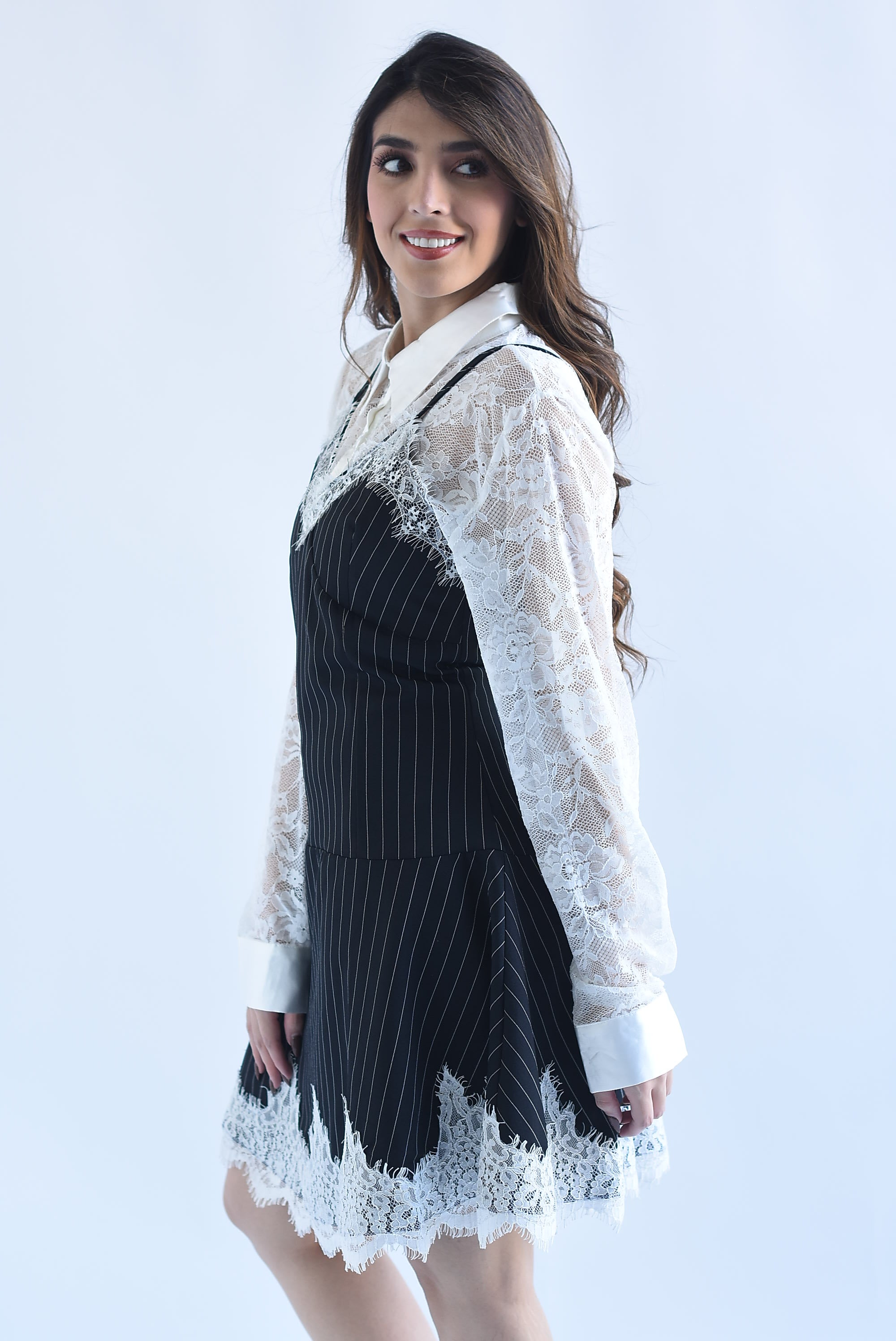 Vestido raya diplomática encaje