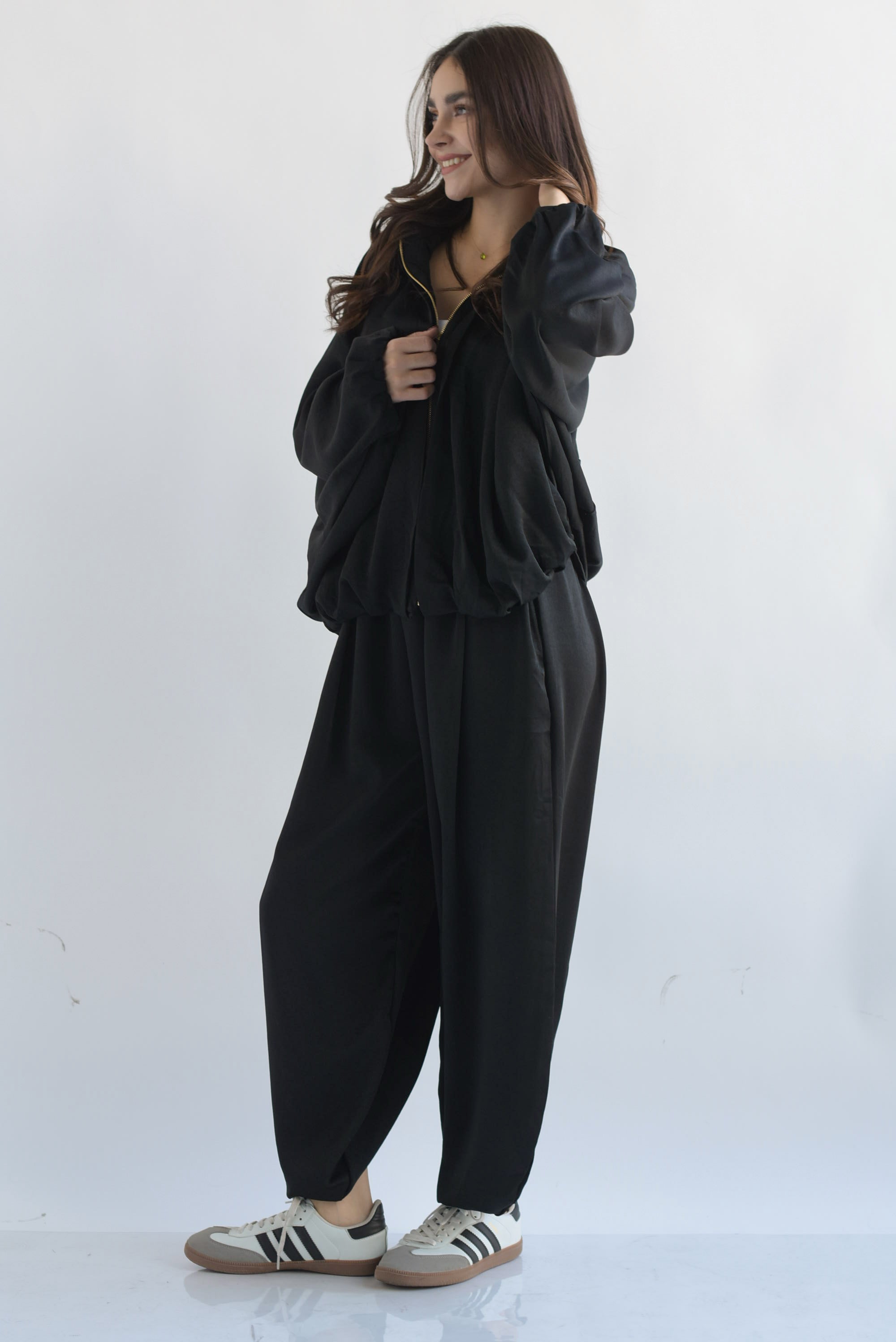 Set Pantalón globo y Chamarra manga vampiro Negro