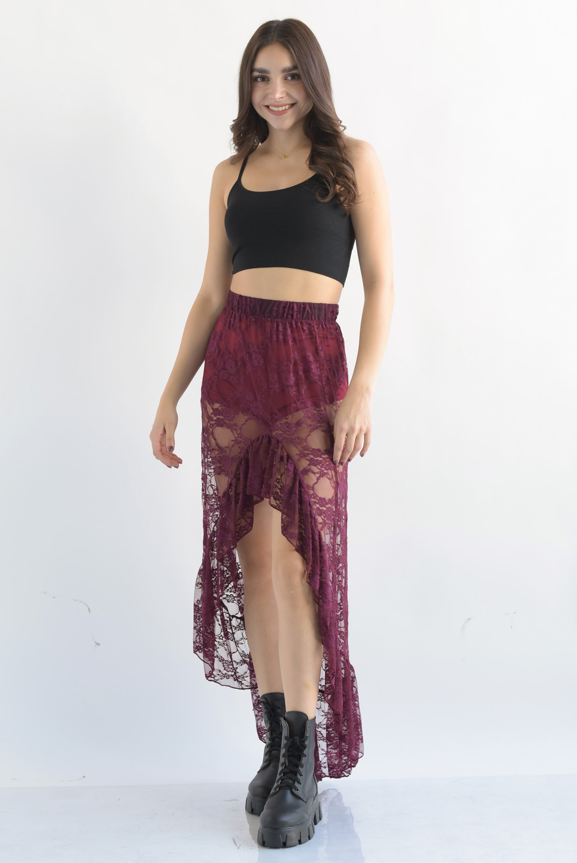 Falda encaje abertura asimétrica y short Vino