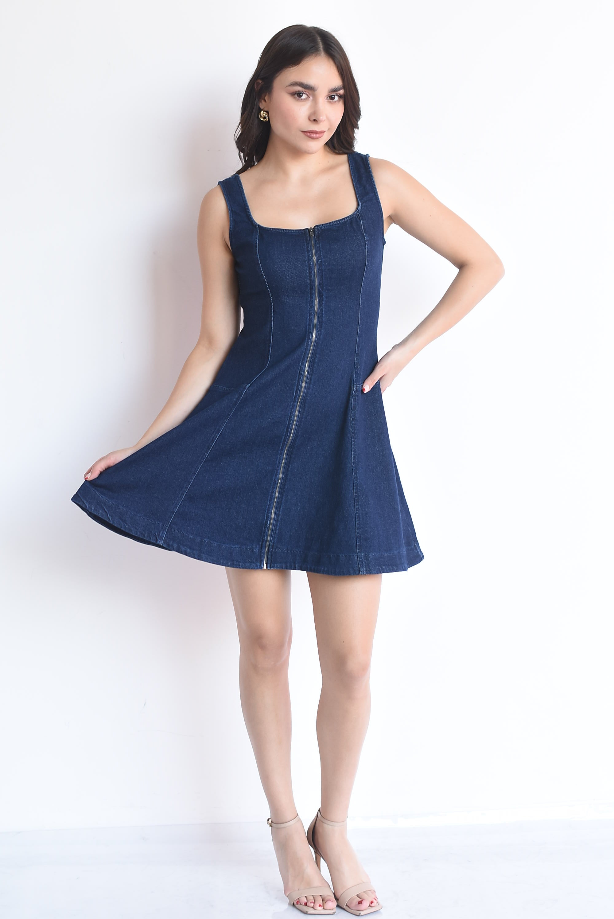Vestido denim tirantes cierre frontal