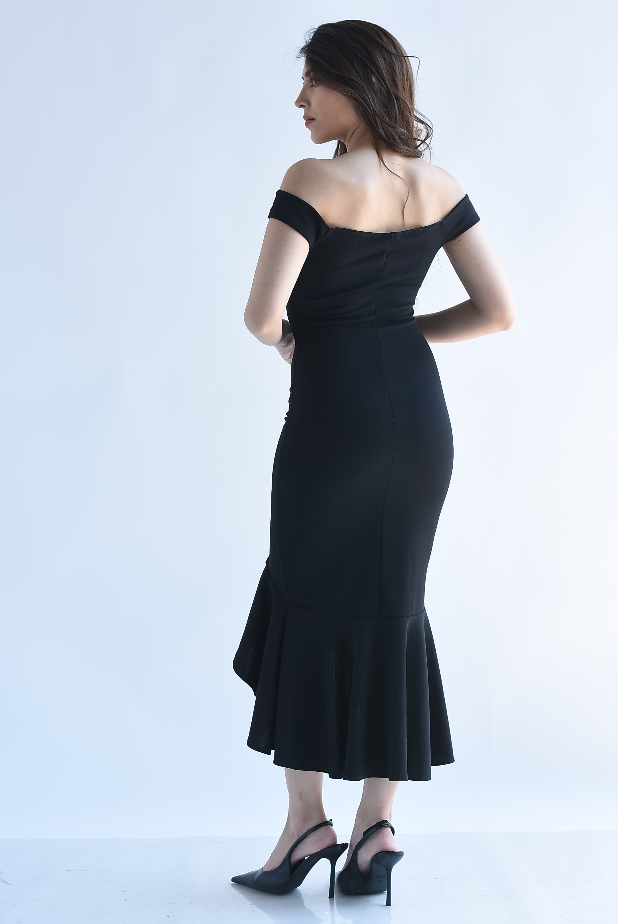Vestido midi off shoulder olán Negro