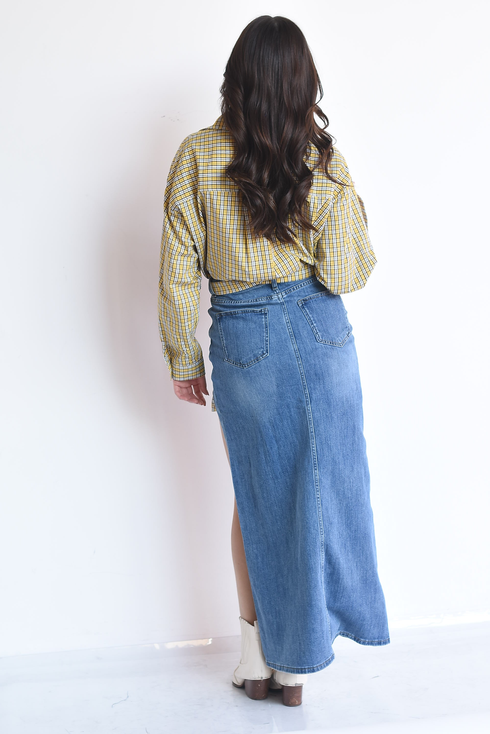 Set Falda abertura denim y Camisa cuadros amarilla