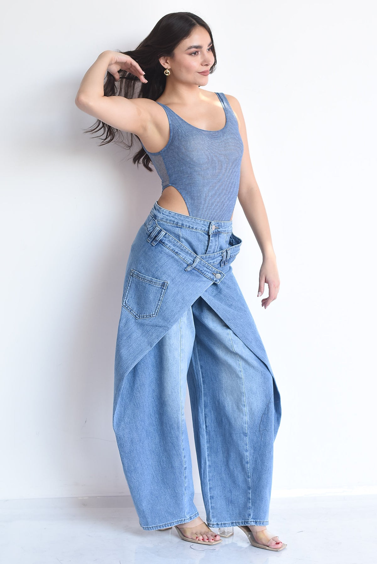 Jeans barrel envolvente