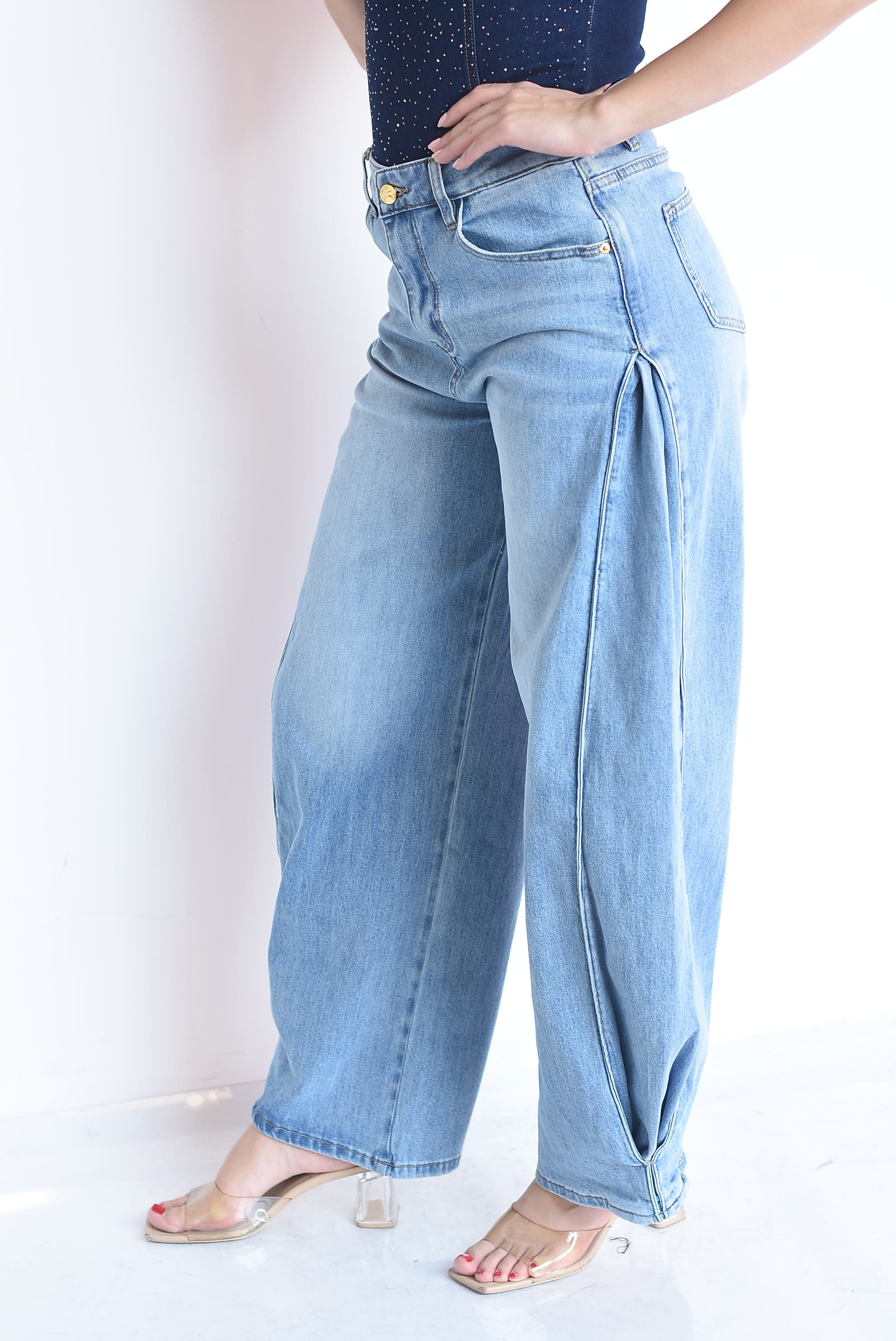Jeans barrel pinza lateral