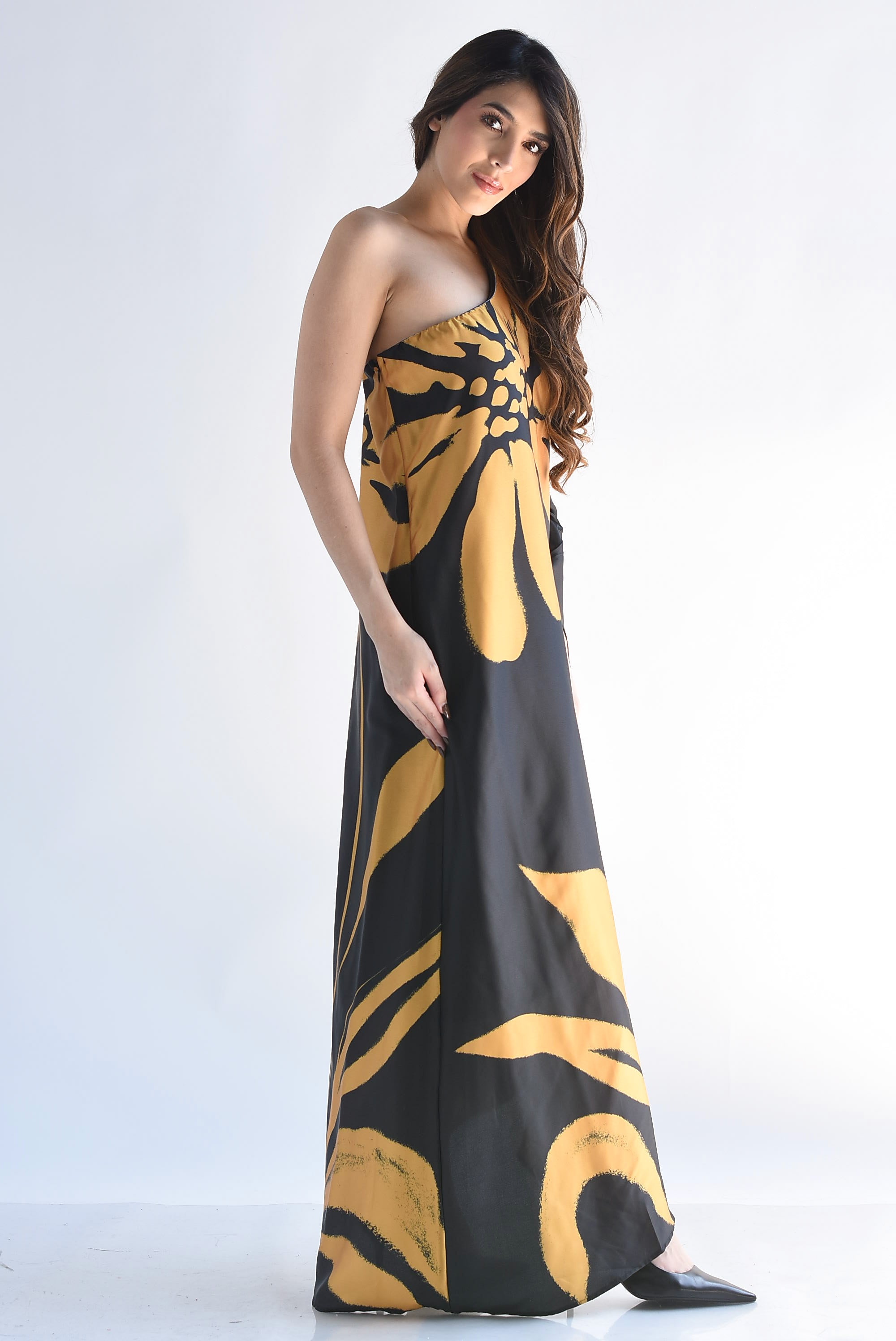 Vestido asimétrico flor dorada