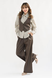 Fashion Styled Set Pantalón y Camisa con chaleco vinipiel Café