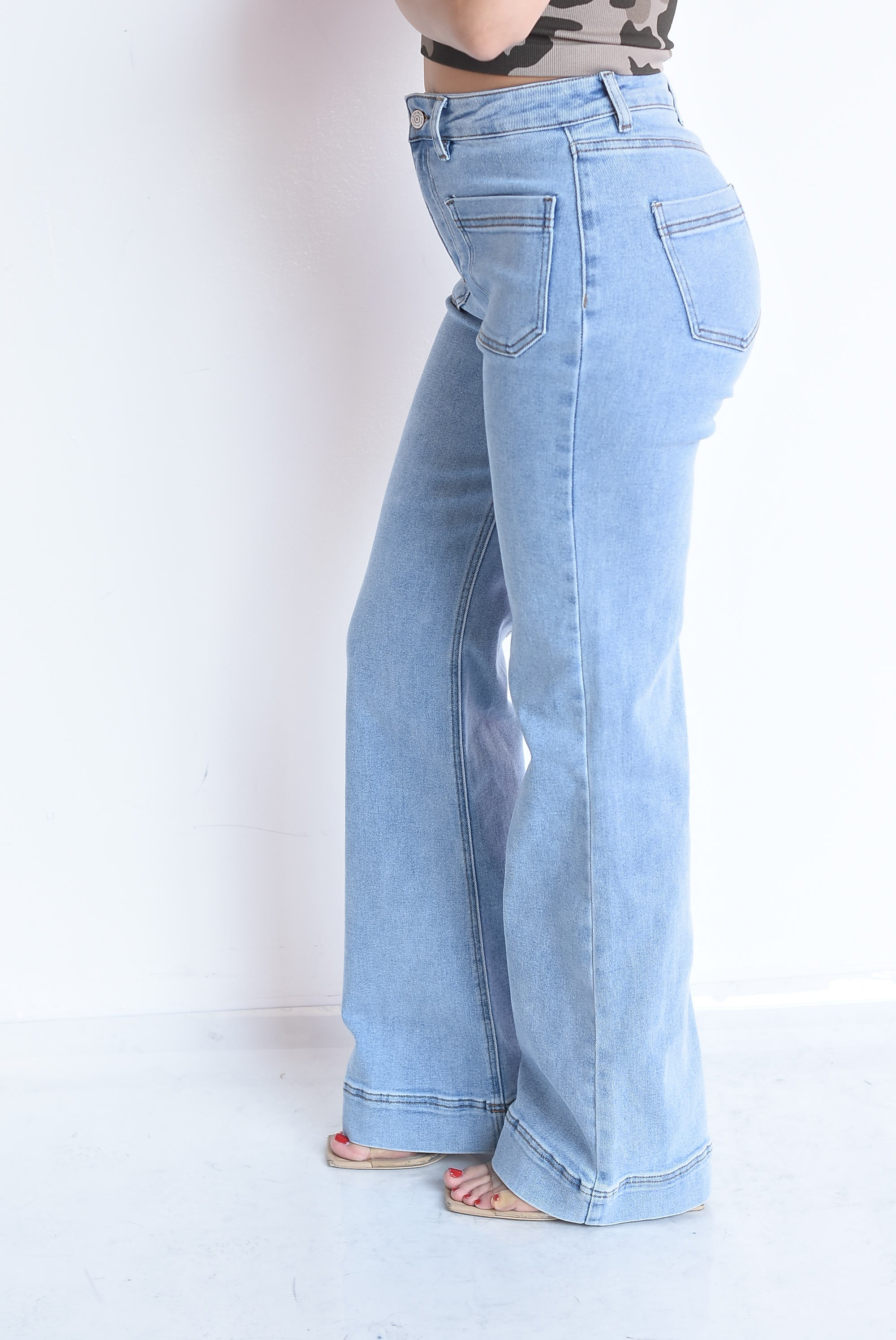 Jeans bolsillos parche