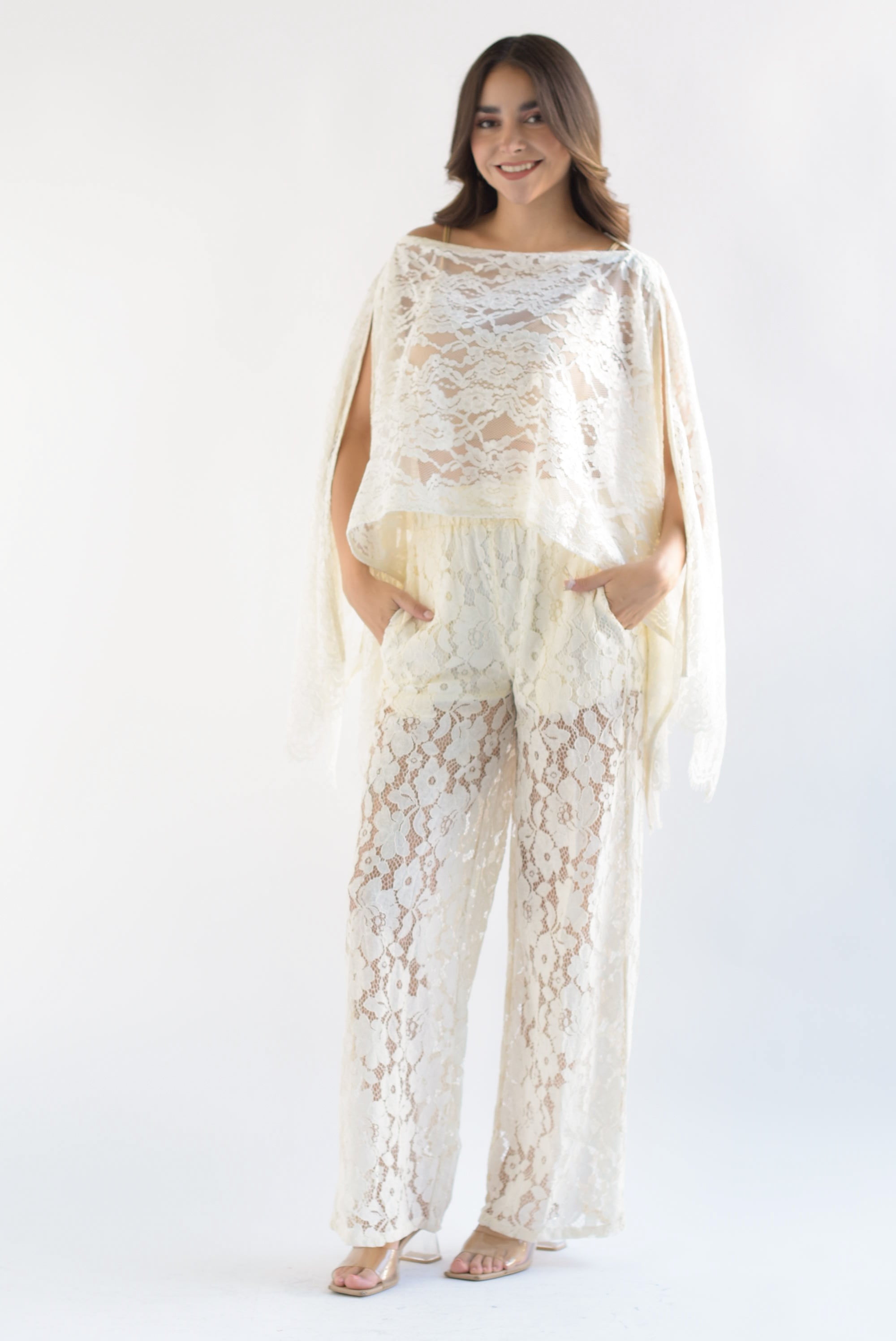 Set Pantalón y Capa encaje Ivory