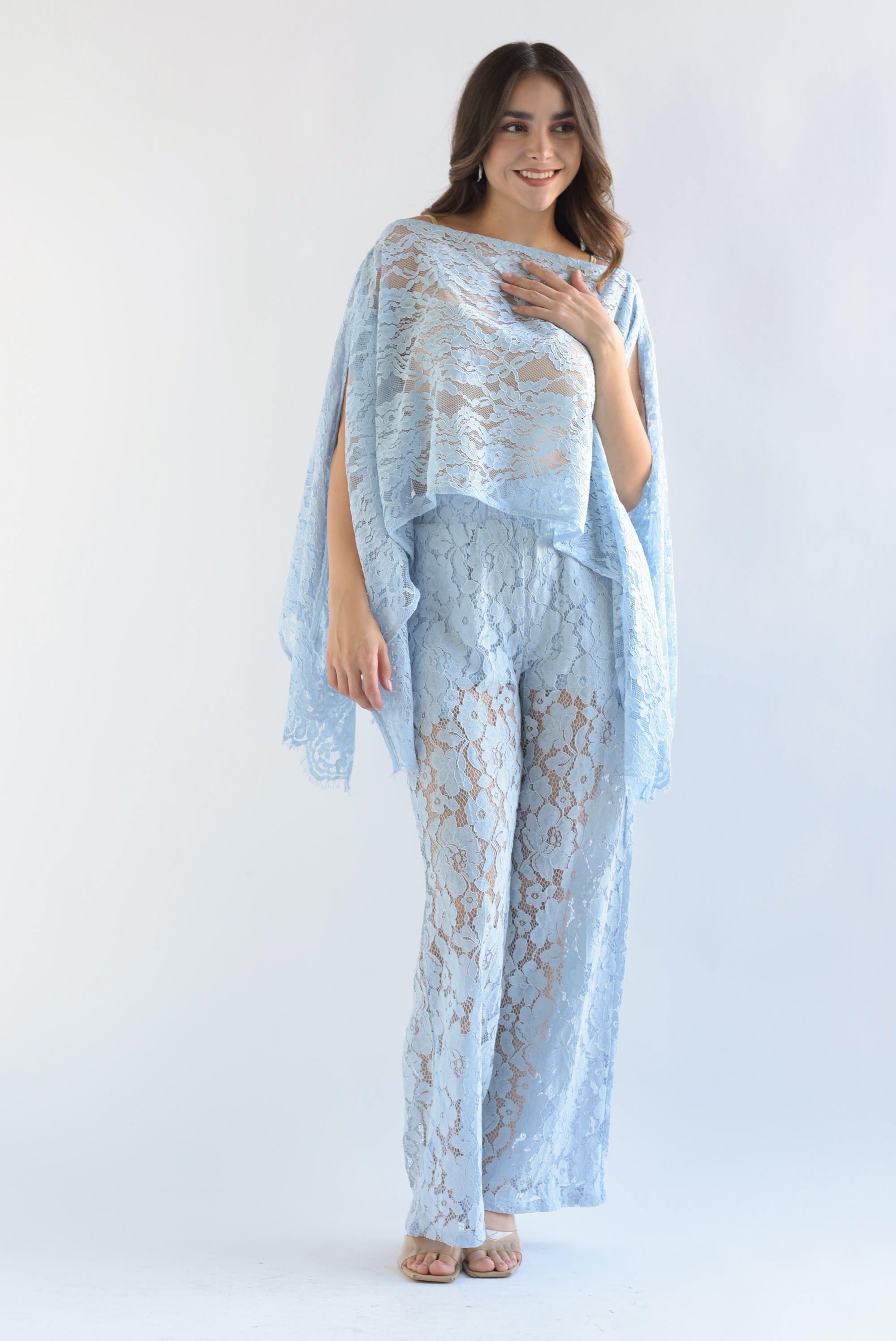 Set Pantalón y Capa encaje Azul Baby