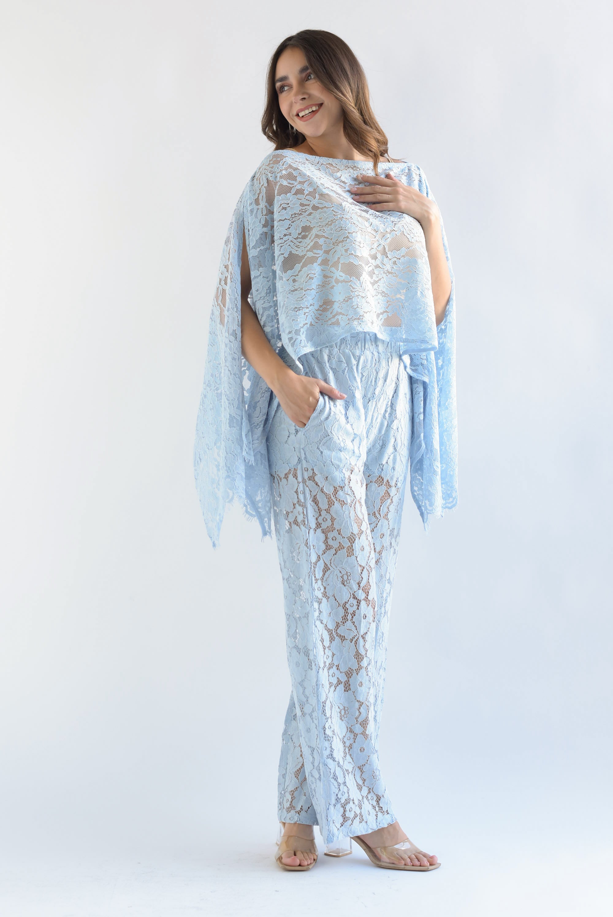 Set Pantalón y Capa encaje Azul Baby