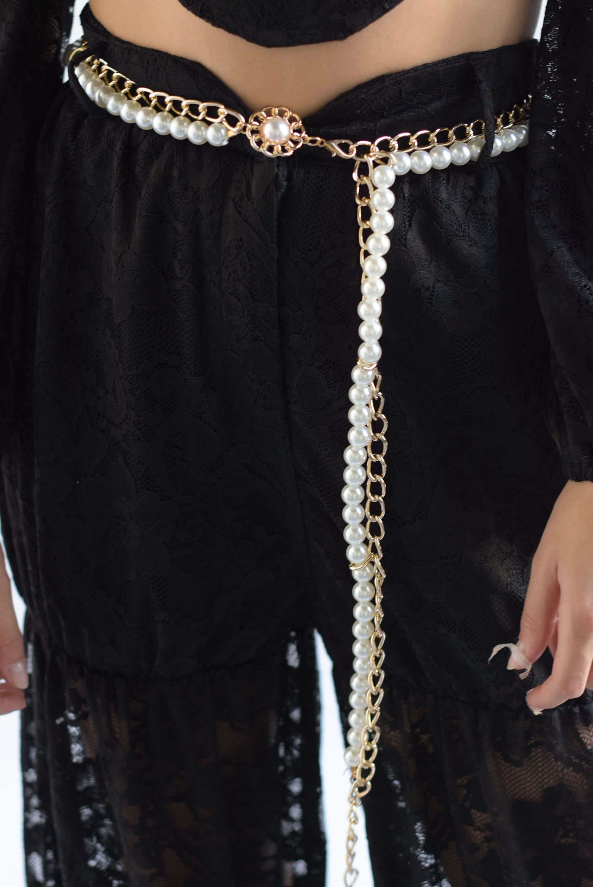 Set Pantalón y Top cinturón perlas encaje Negro