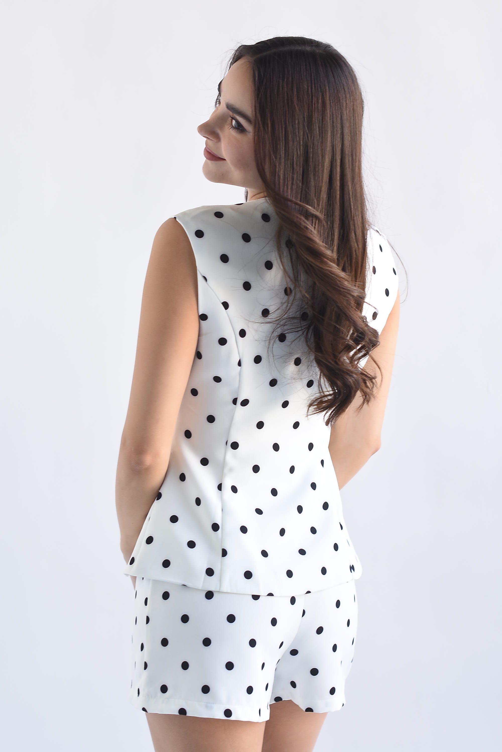 Set Short y Chaleco botones cruzados polka dots