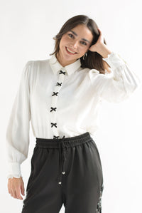 Fashion Styled Camisa gasa lazos negros Blanco