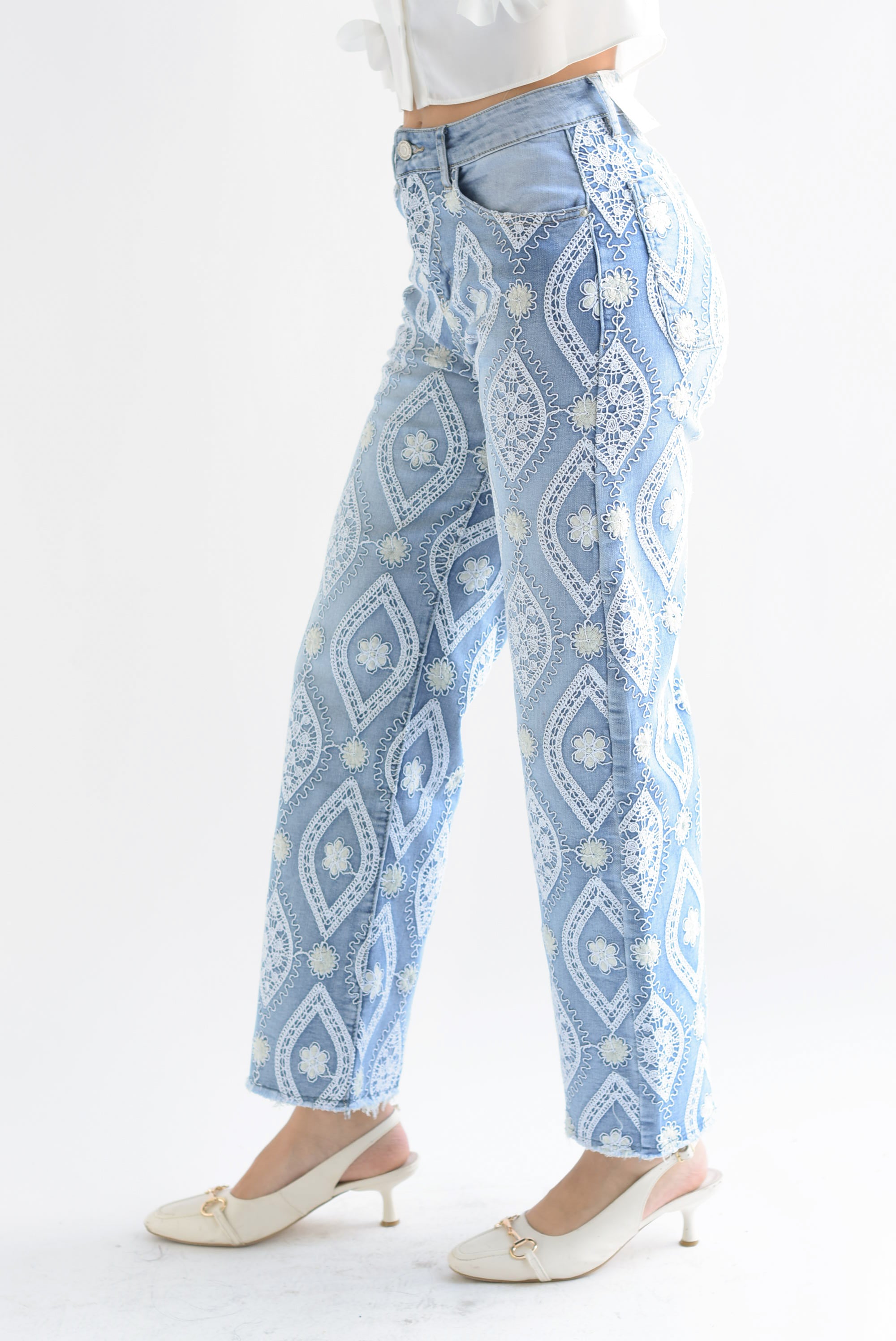 Jeans bordados Paisley