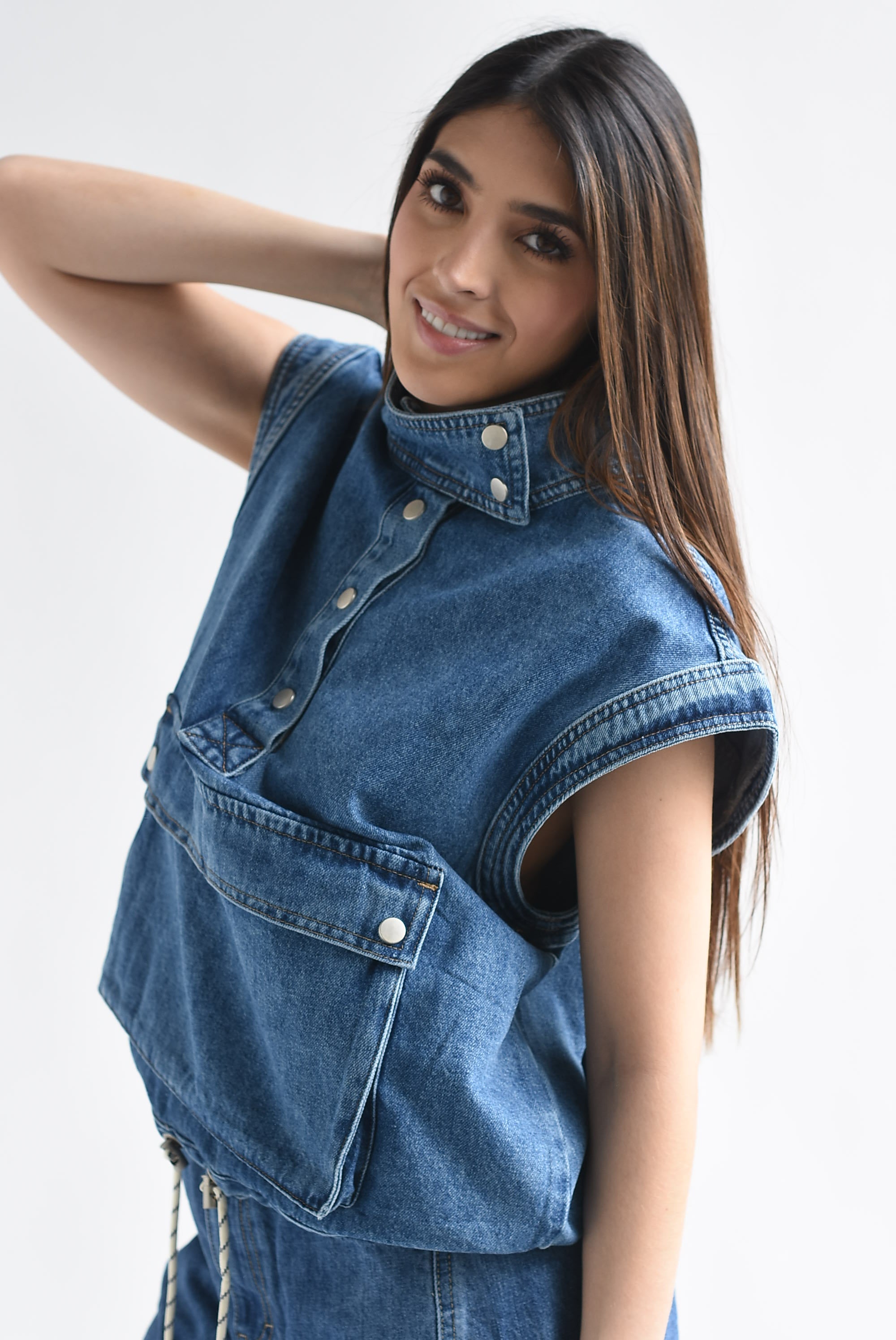 Chaleco Denim cuello funnel