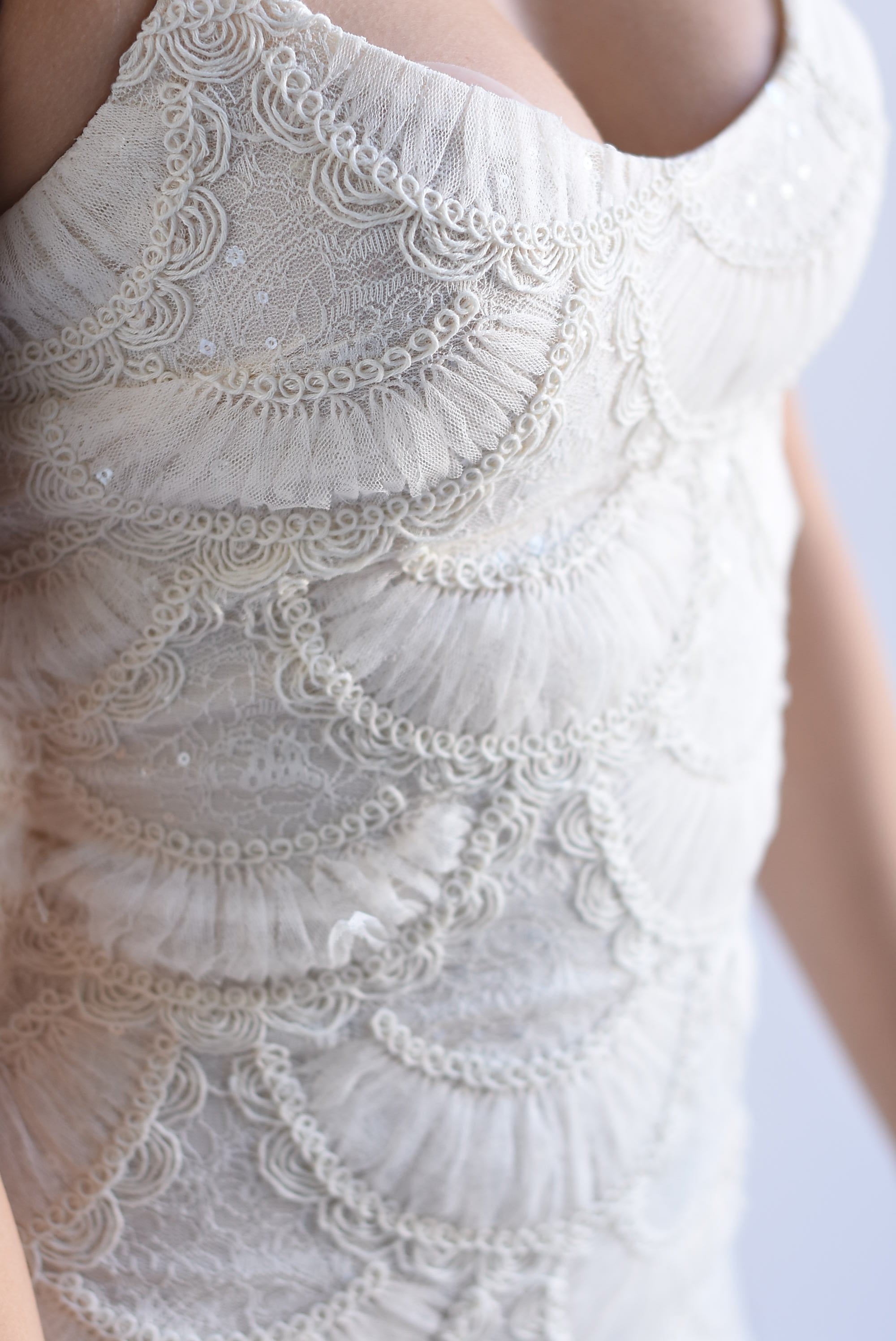 Vestido torso largo bordado