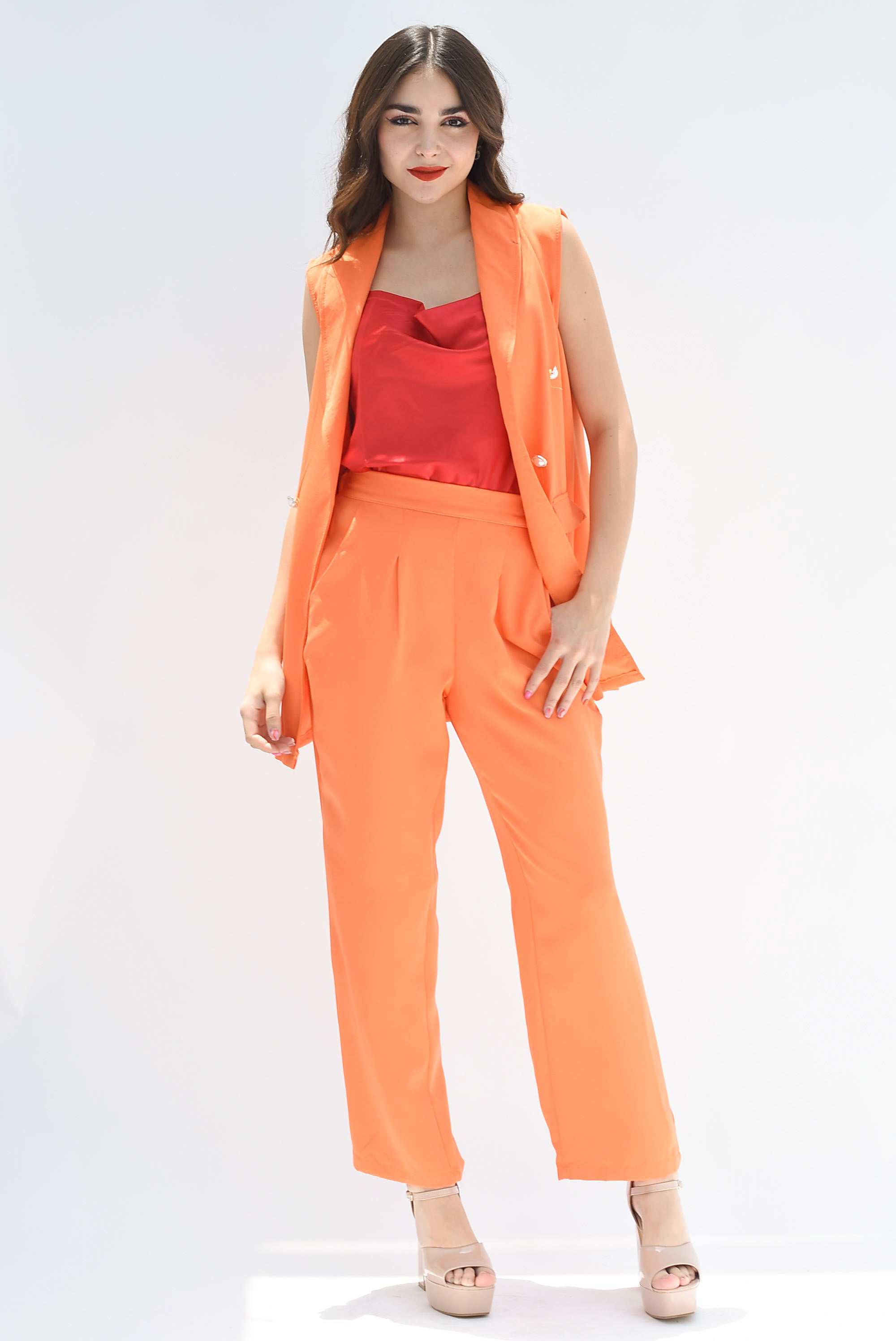 Set Pantalón recto y Chaleco Naranja