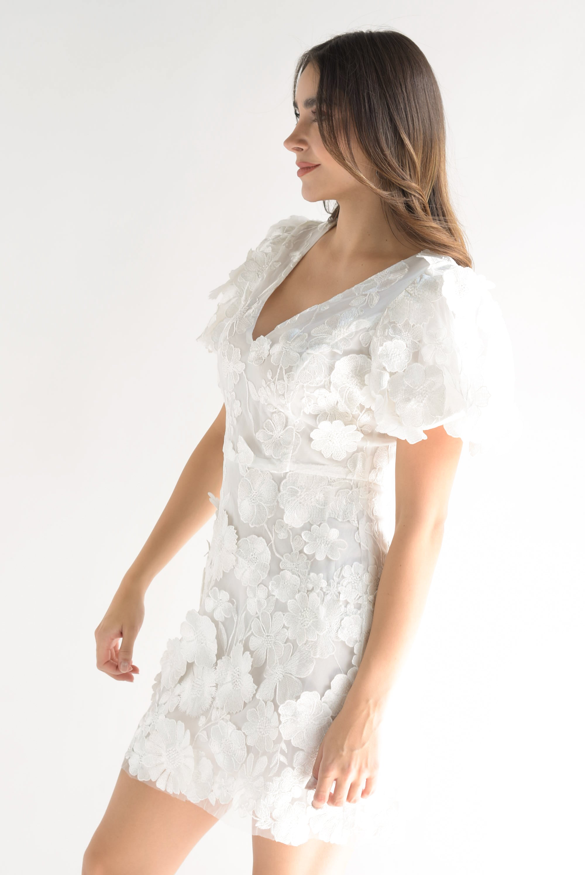 Vestido corto tulle flores bordadas Blanco